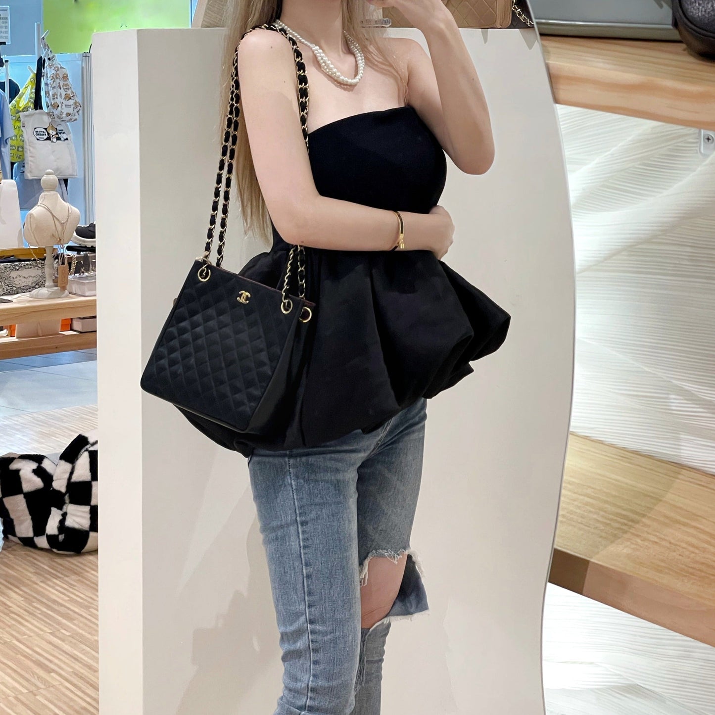 Chanel vintage shoulder bag