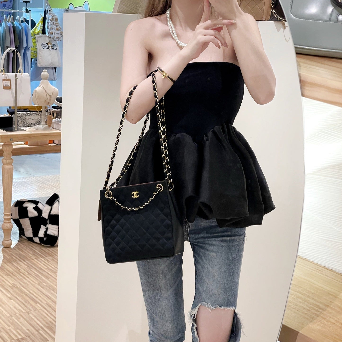 Chanel vintage shoulder bag