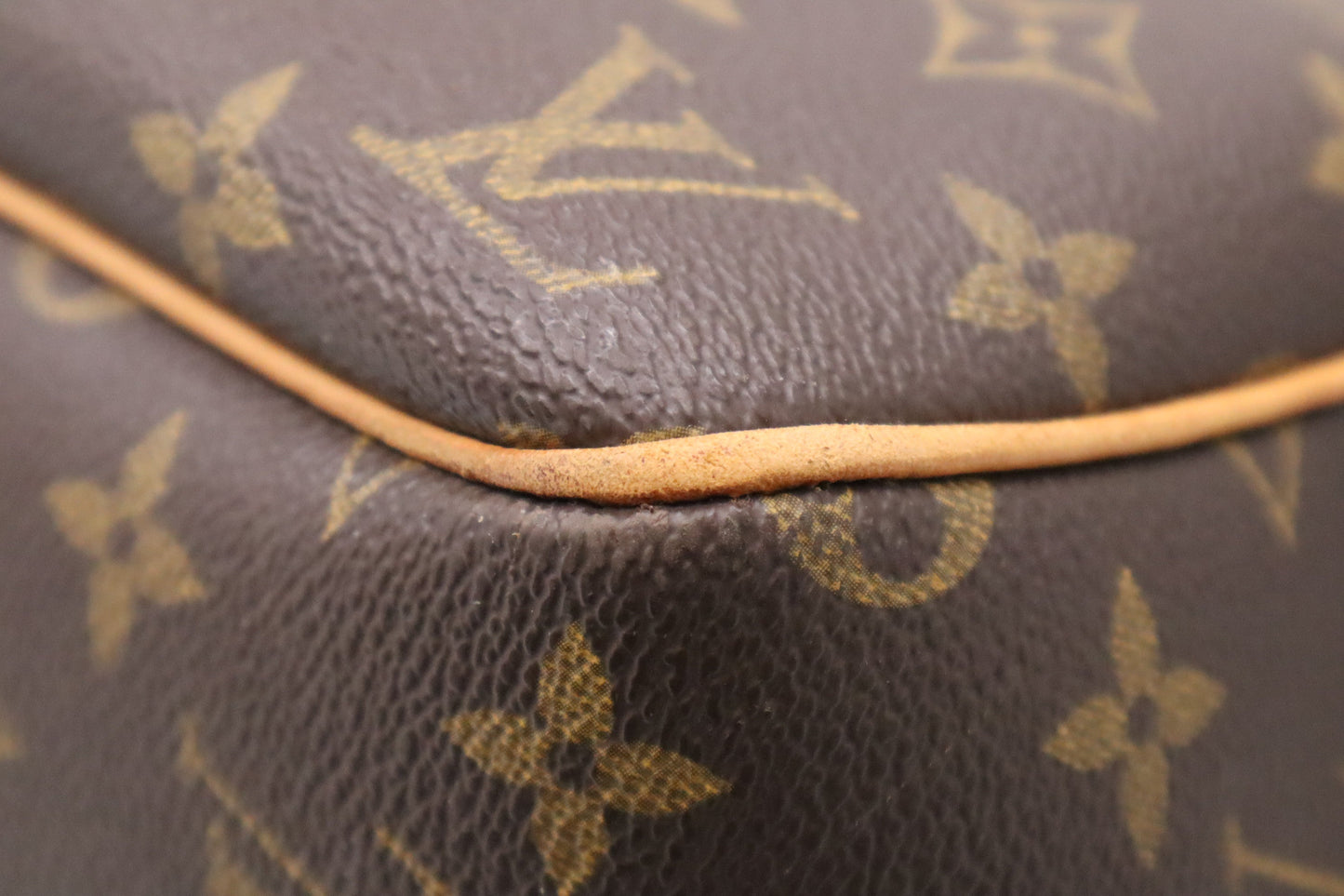 Louis Vuitton Evasion PM in Monogram Canvas