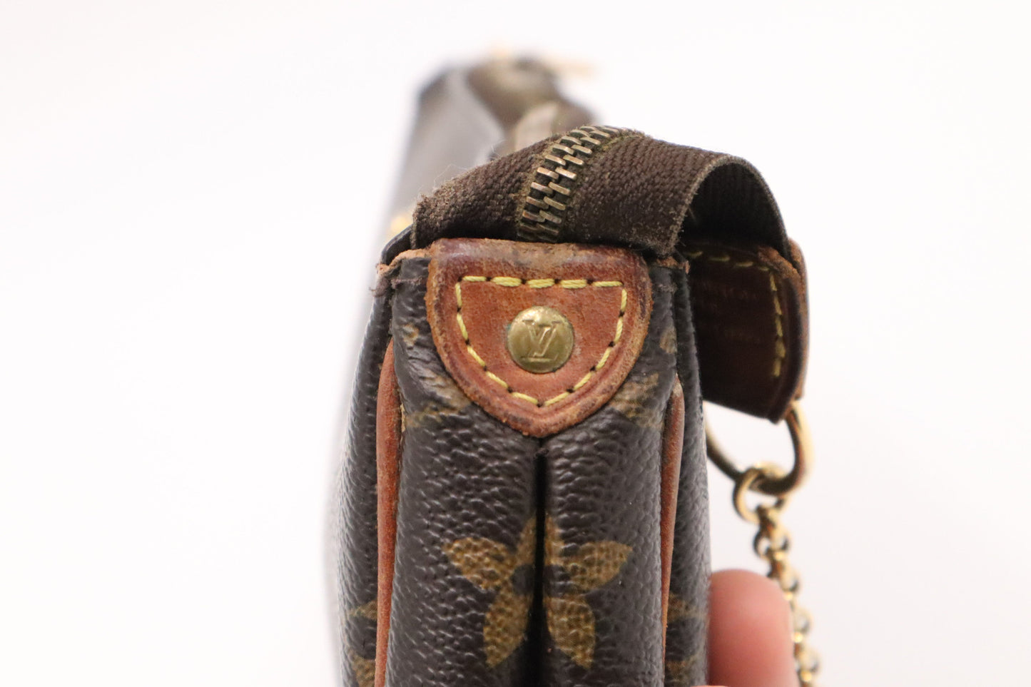 Louis Vuitton Eva Clutch in Monogram Canvas