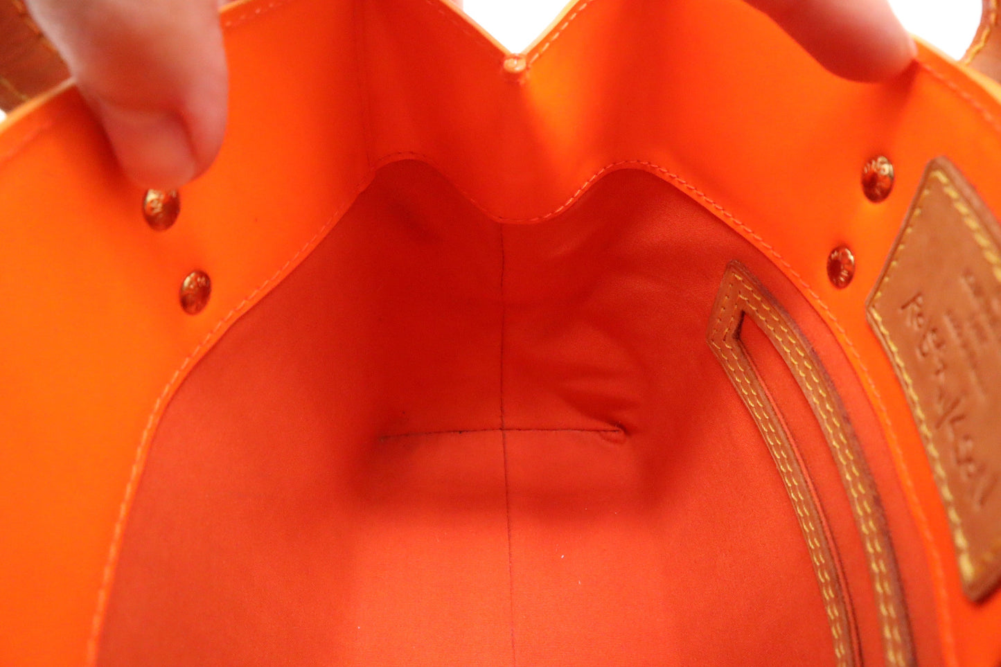Louis Vuitton Reade PM in Orange Vernis