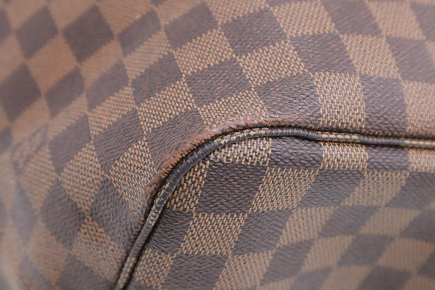 Louis Vuitton Neverfull GM in Damier Ebene Canvas