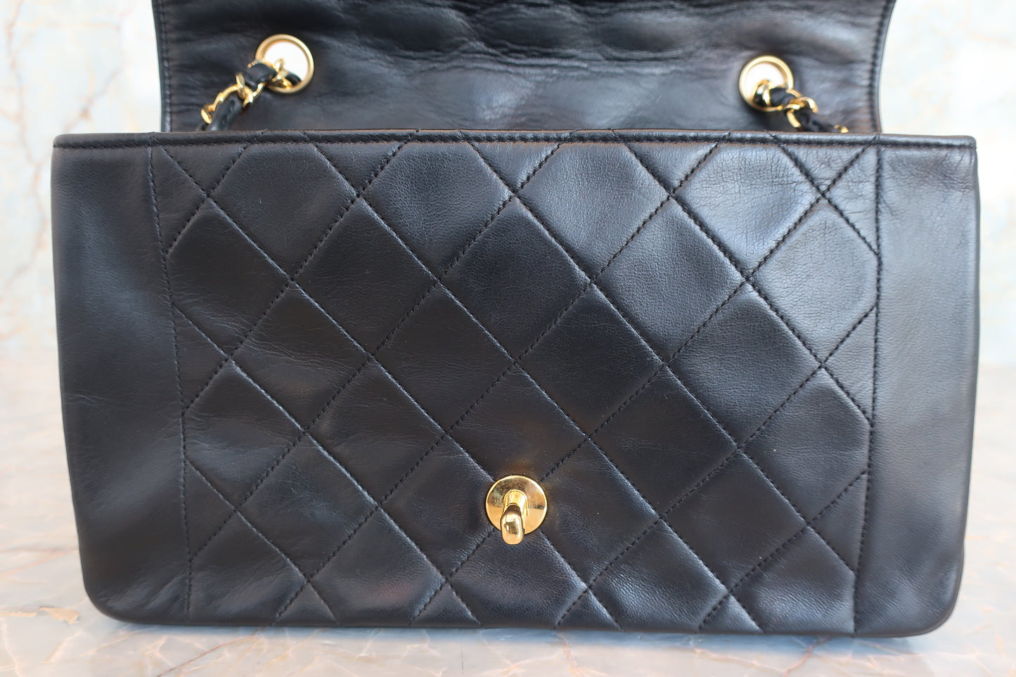 CHANEL/シャネル ダイアナマトラッセチェーンショルダーバッグ ラムスキン ブラック/ゴールド金具 ショルダーバッグ 700070093