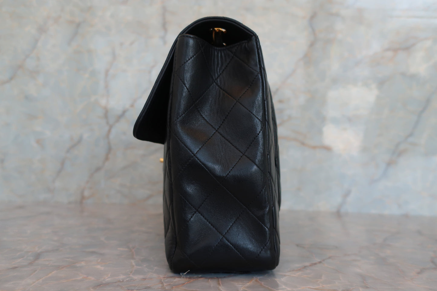 CHANEL/シャネル 中マトラッセシングルフラップチェーンショルダーバッグ ラムスキン ブラック/ゴールド金具 ショルダーバッグ 700070111