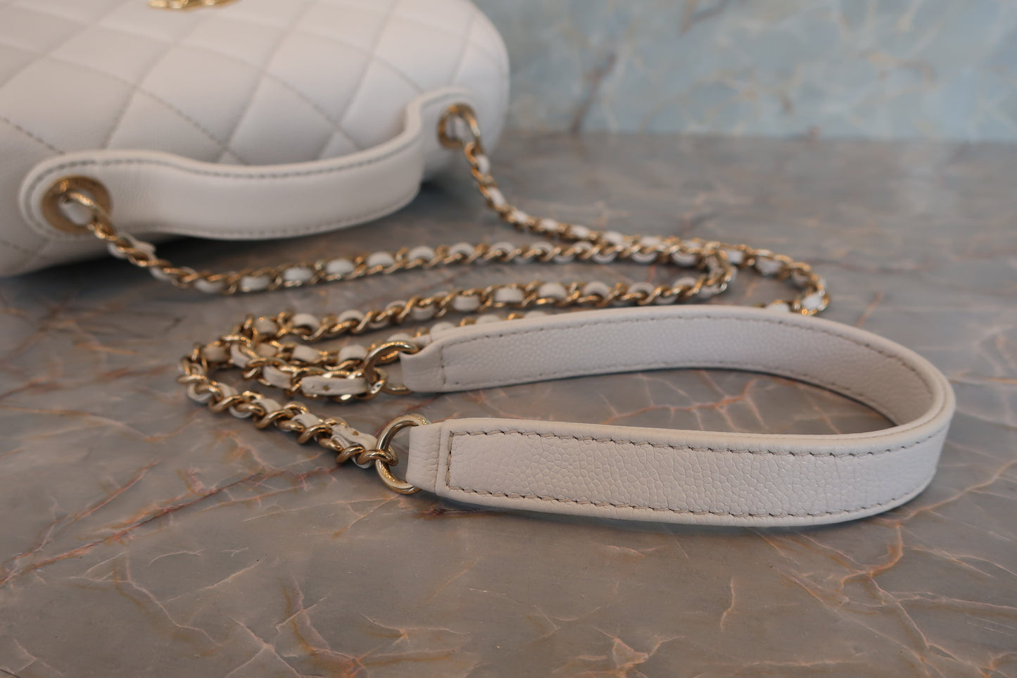 CHANEL/シャネル マトラッセショルダーバッグ キャビアスキン ホワイト/ゴールド金具 ショルダーバッグ 700070099