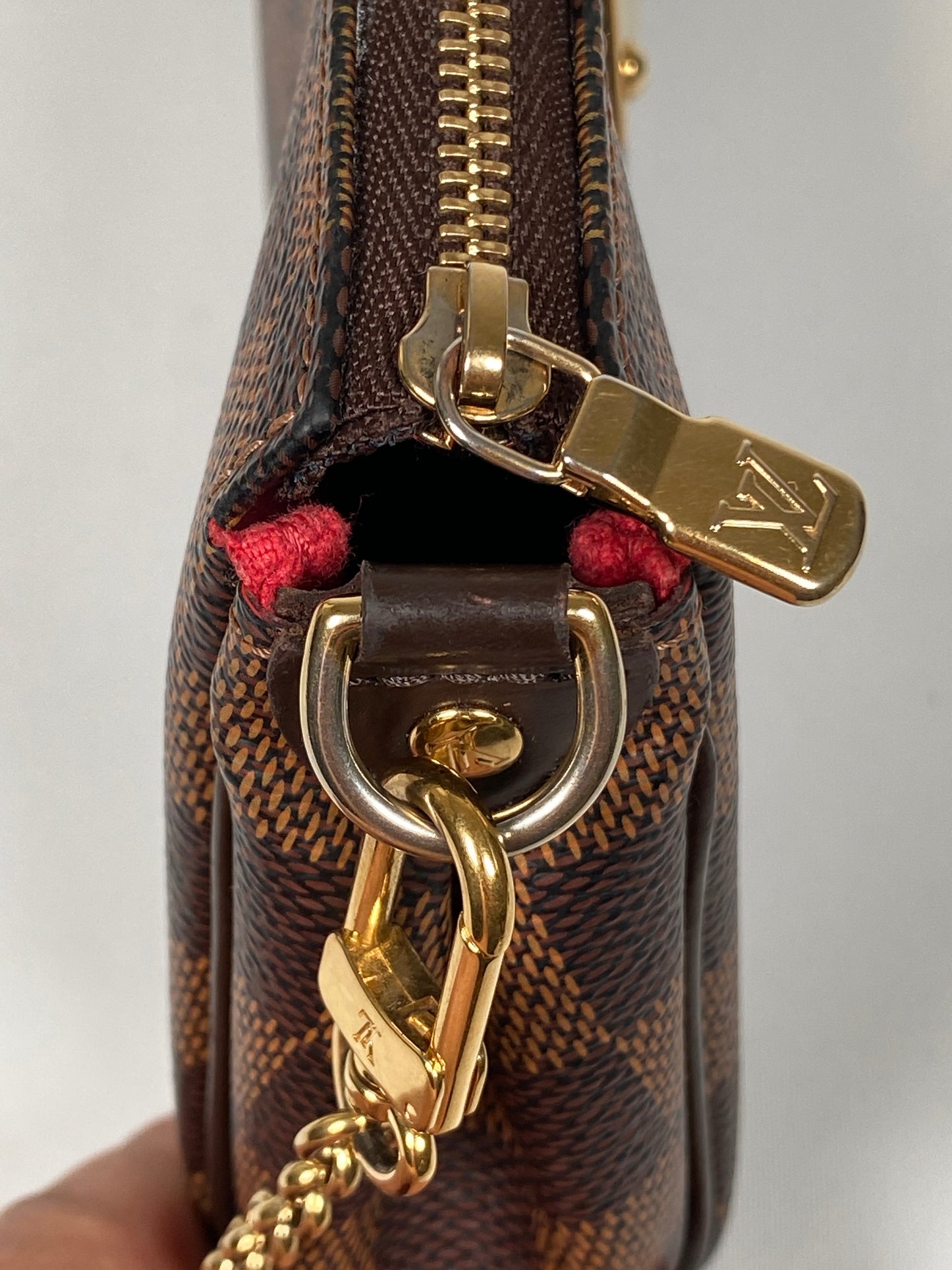 LOUIS VUITTON - EVA CLUTCH IN DAMIER EBENE