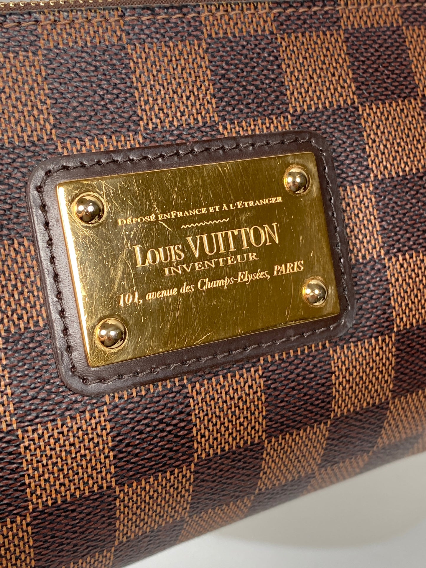 LOUIS VUITTON - EVA CLUTCH IN DAMIER EBENE