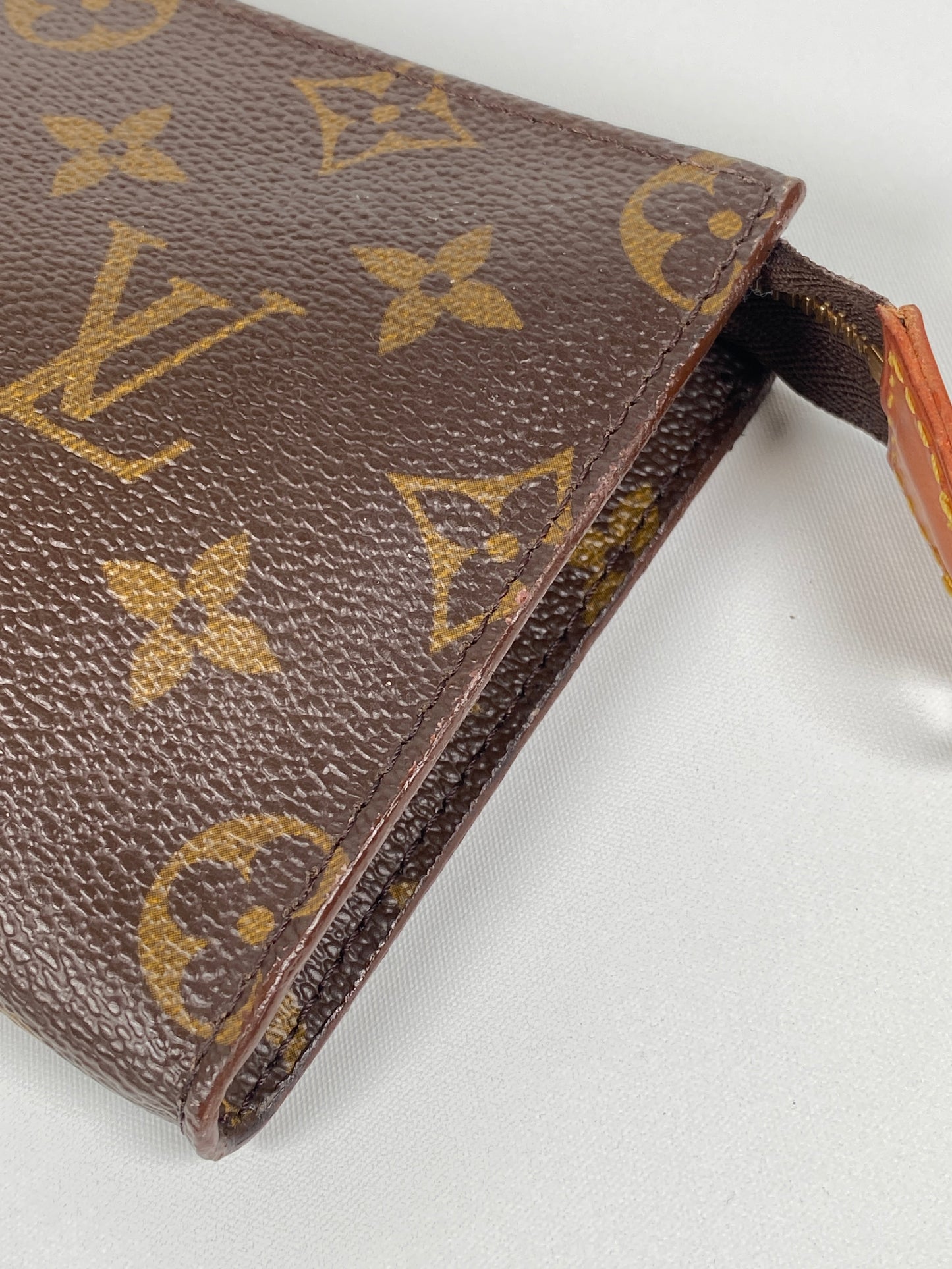 LOUIS VUITTON - BUCKET POUCH MONOGRAM CANVAS