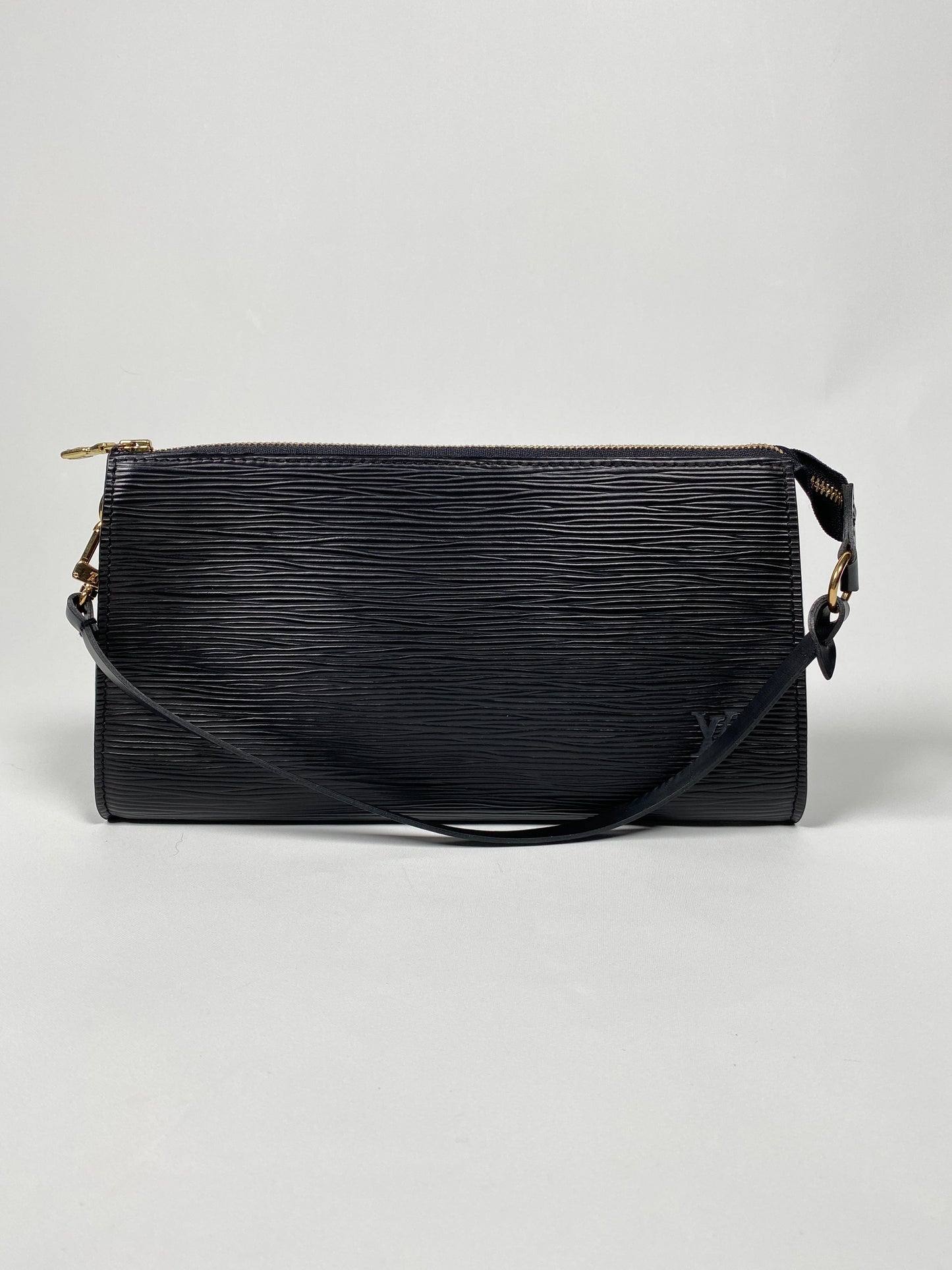 LOUIS VUITTON - POCHETTE ACCESSORIES IN NOIR EPI LEATHER
