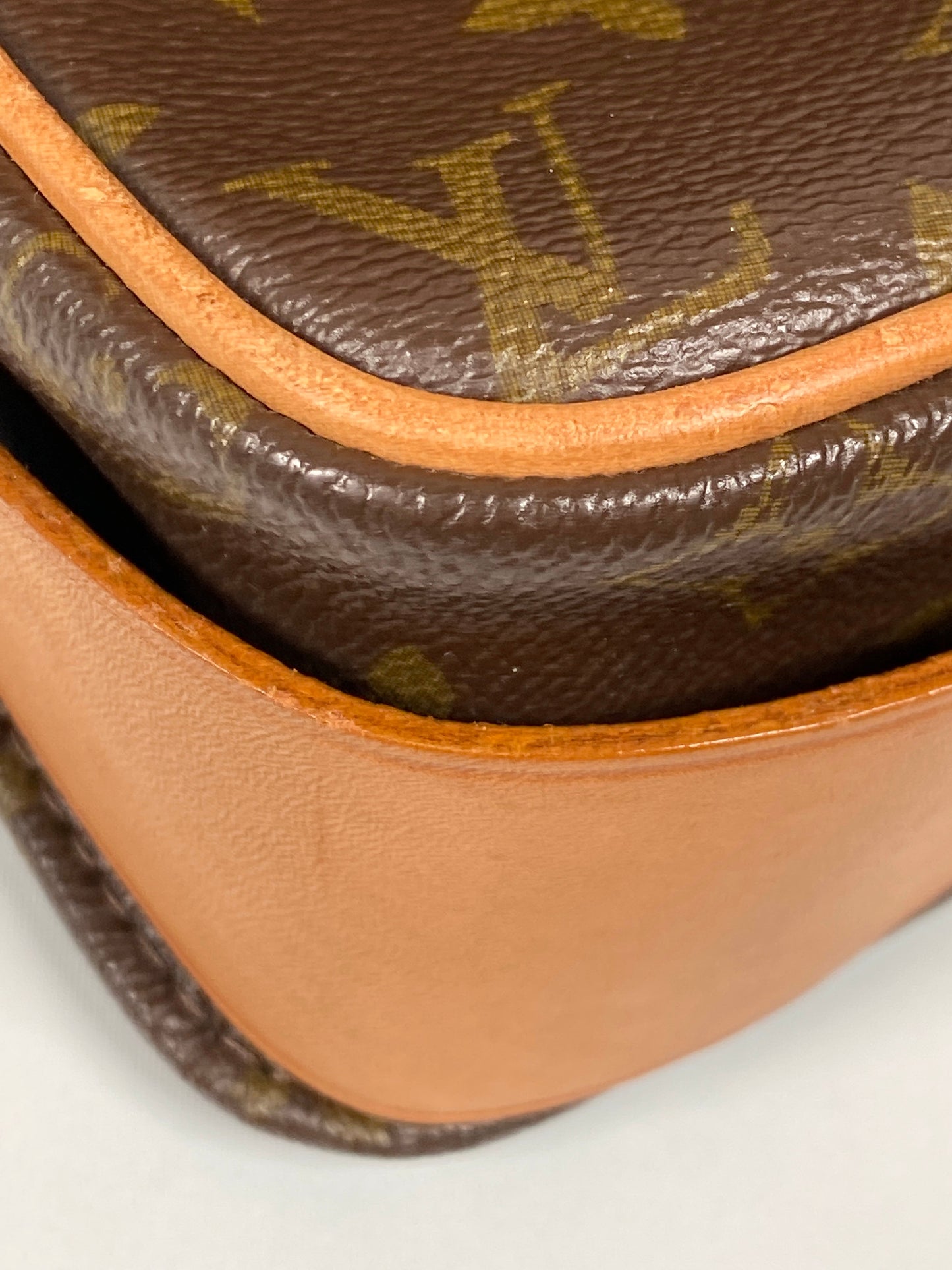 LOUIS VUITTON - CARTOUCHIERE GM MONOGRAM CANVAS CROSSBODY BAG - VINTAGE
