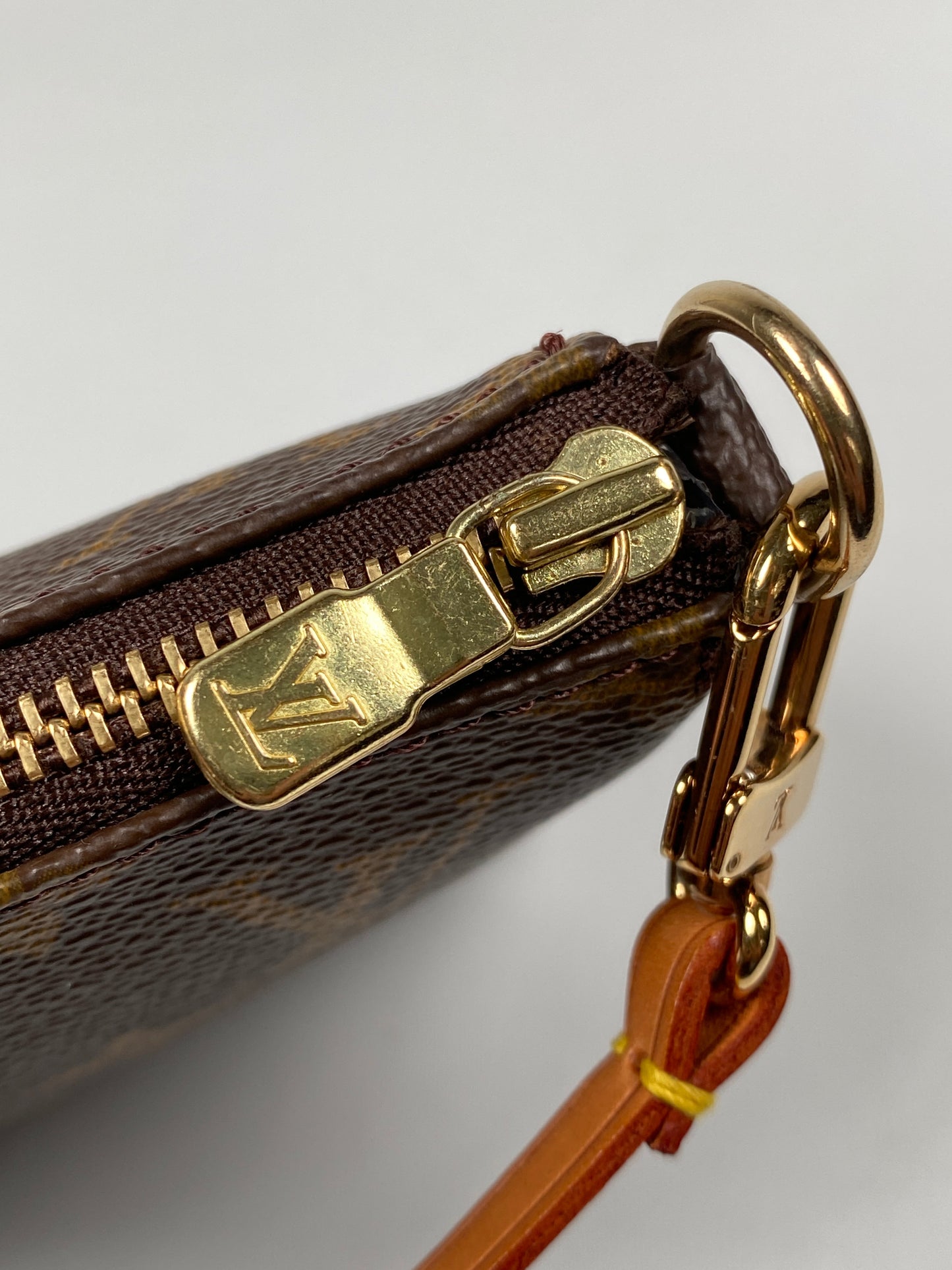 LOUIS VUITTON - POCHETTE ACCESSORIES MONOGRAM HANDBAG