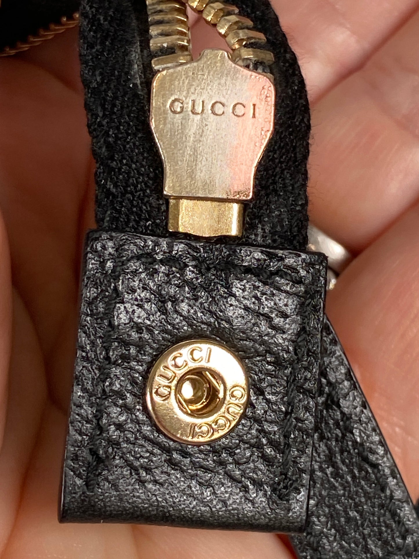 GUCCI - BLACK GG CANVAS ABBEY MED TOTE BAG