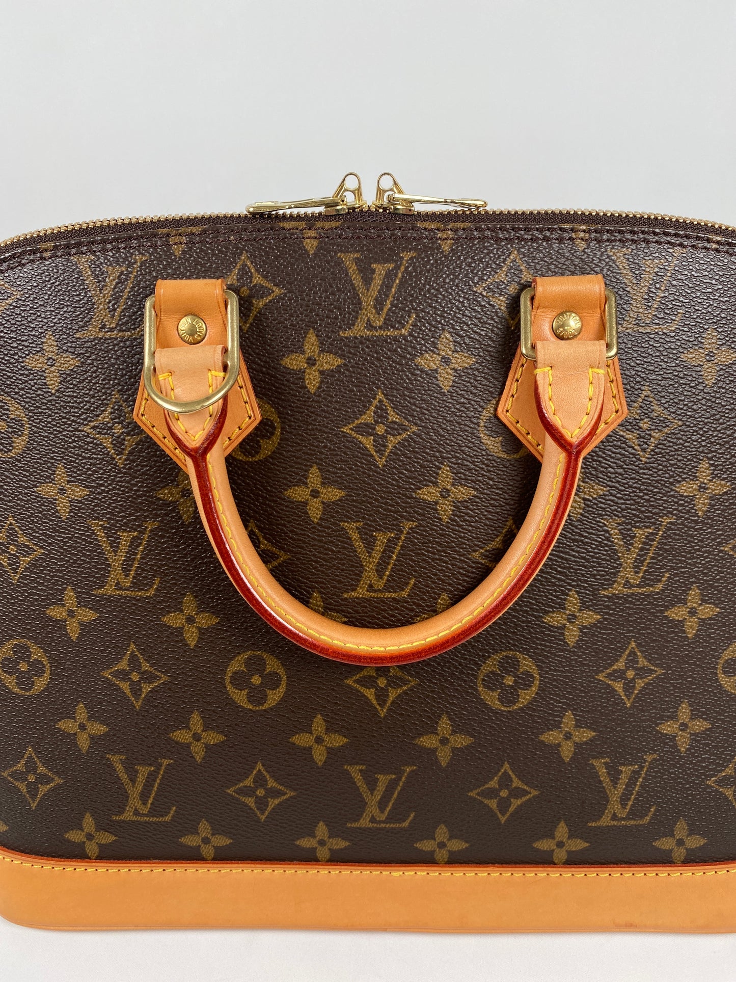 LOUIS VUITTON - VINTAGE ALMA PM IN MONOGRAM CANVAS - YR 2000