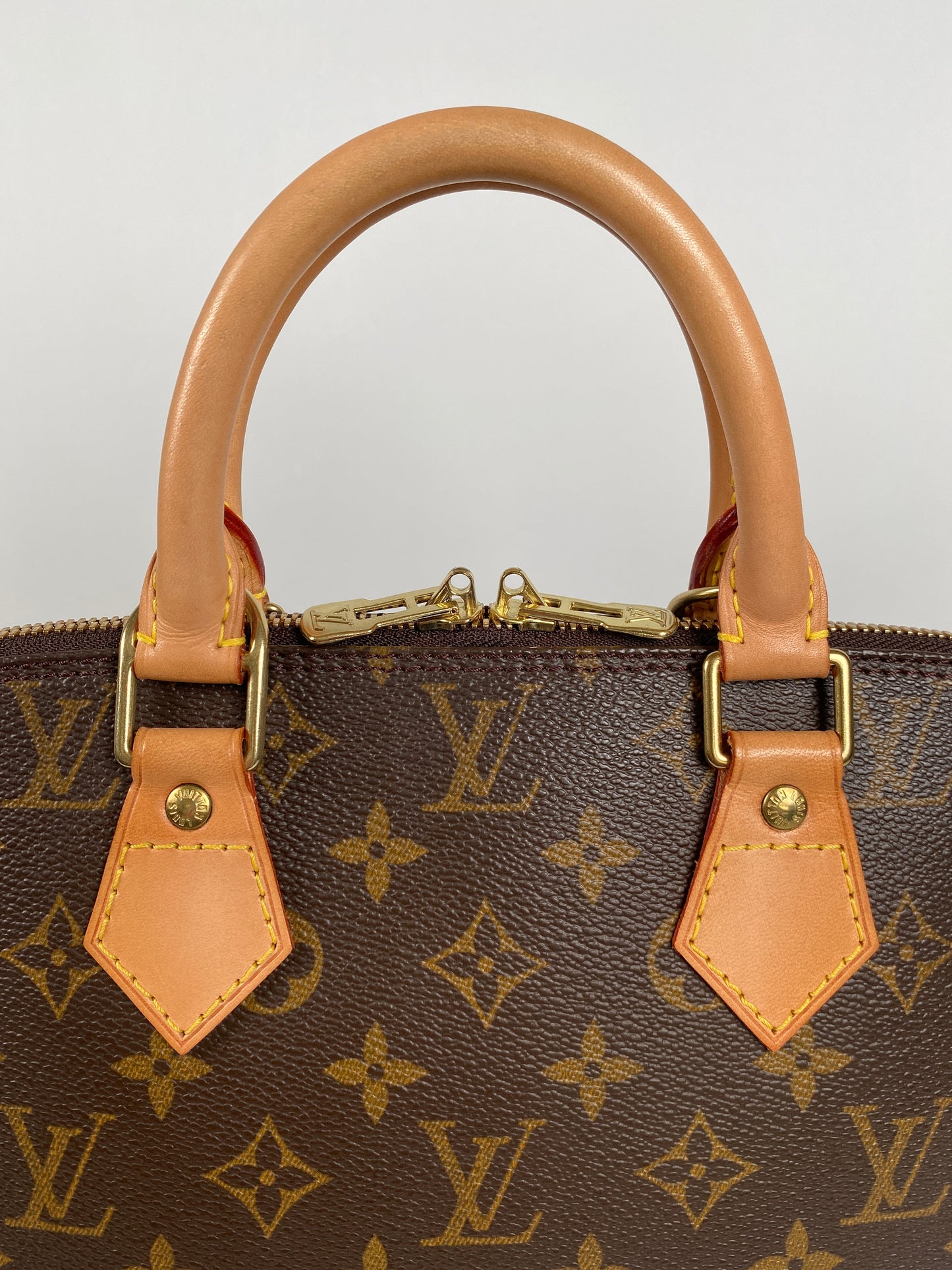 LOUIS VUITTON - VINTAGE ALMA PM IN MONOGRAM CANVAS - YR 2000