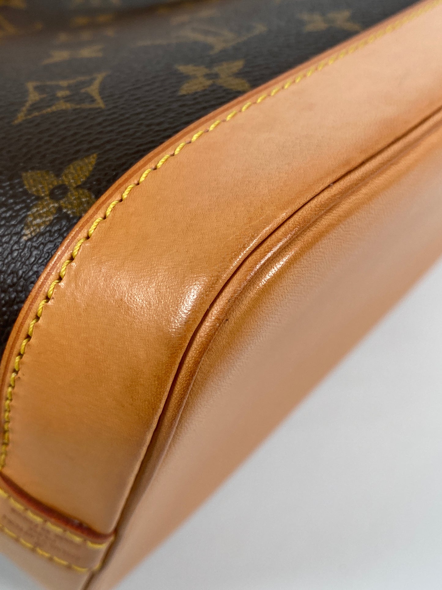 LOUIS VUITTON - VINTAGE ALMA PM IN MONOGRAM CANVAS - YR 2000