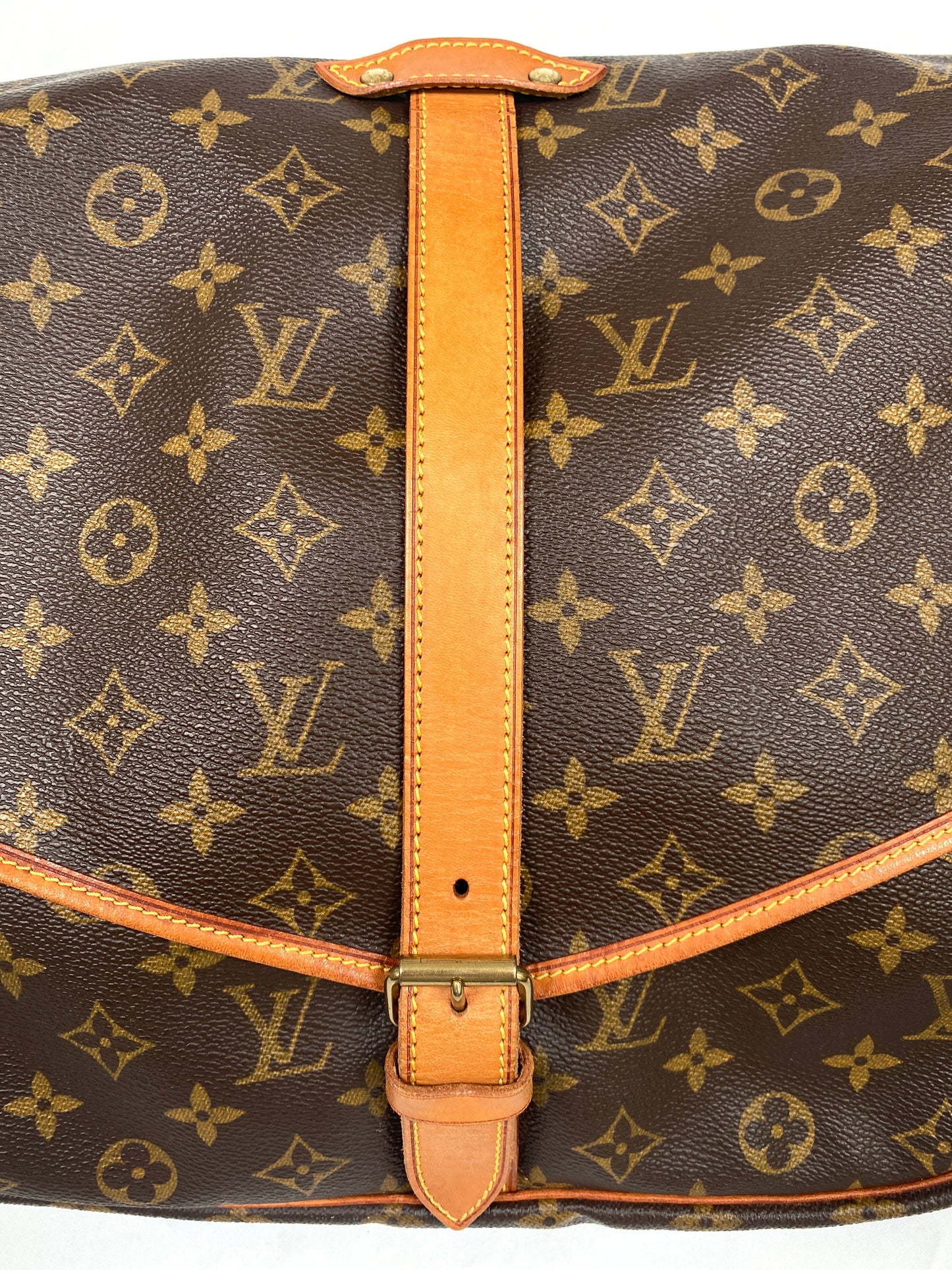 LOUIS VUITTON - MONOGRAM CANVAS SAUMUR 35 BAG - YR 1997