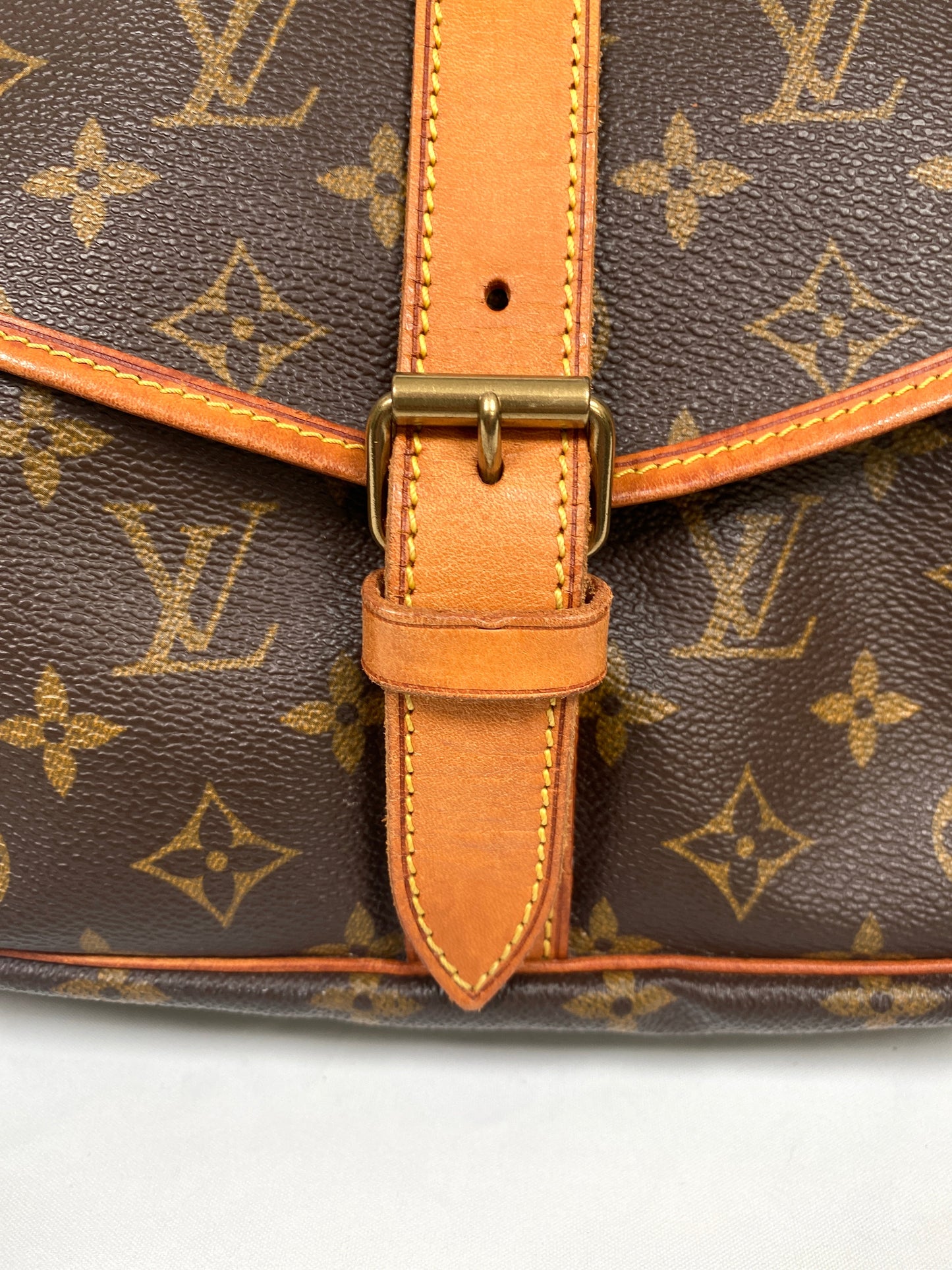 LOUIS VUITTON - MONOGRAM CANVAS SAUMUR 35 BAG - YR 1997