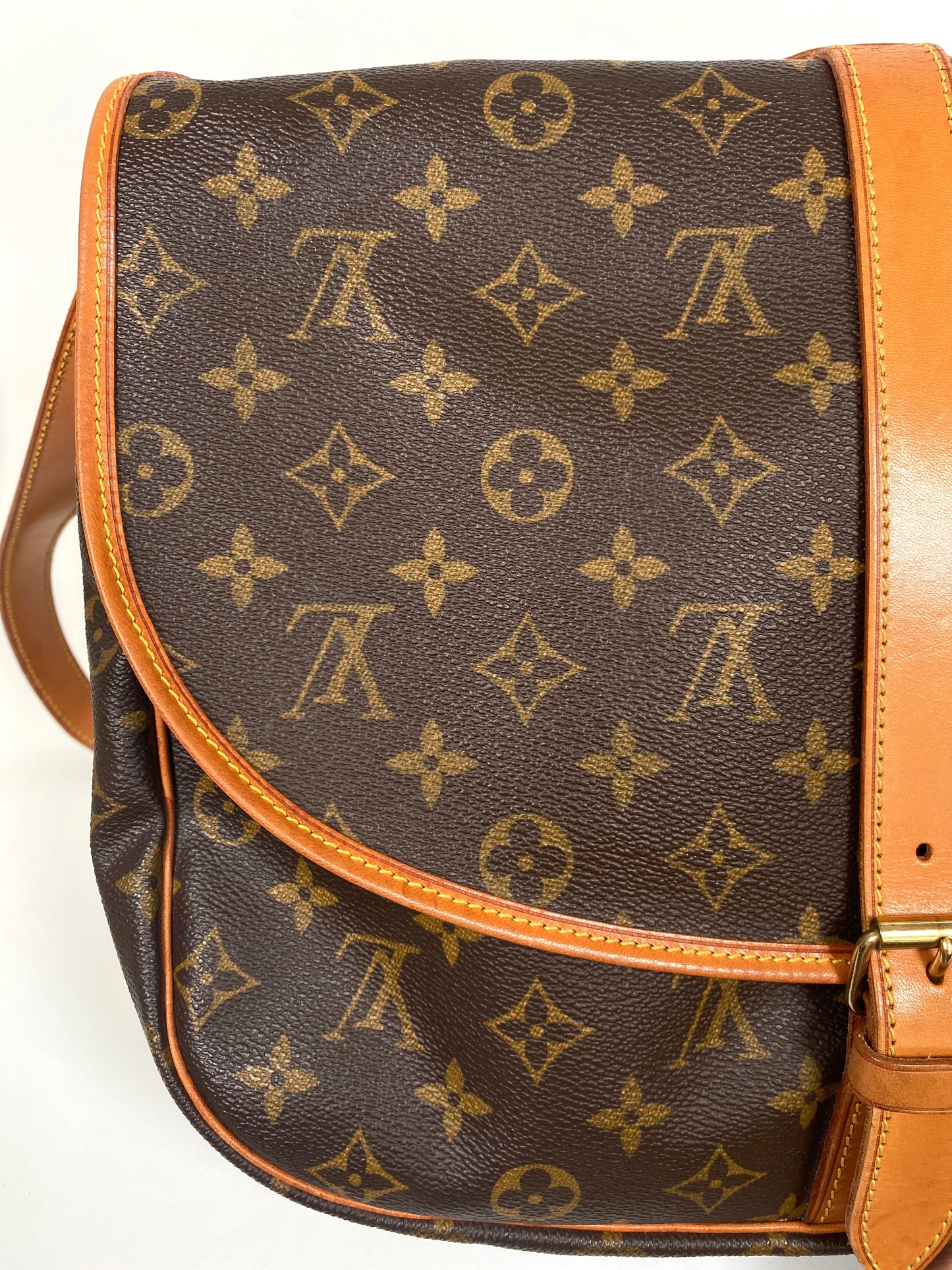 LOUIS VUITTON - MONOGRAM CANVAS SAUMUR 35 BAG - YR 1997