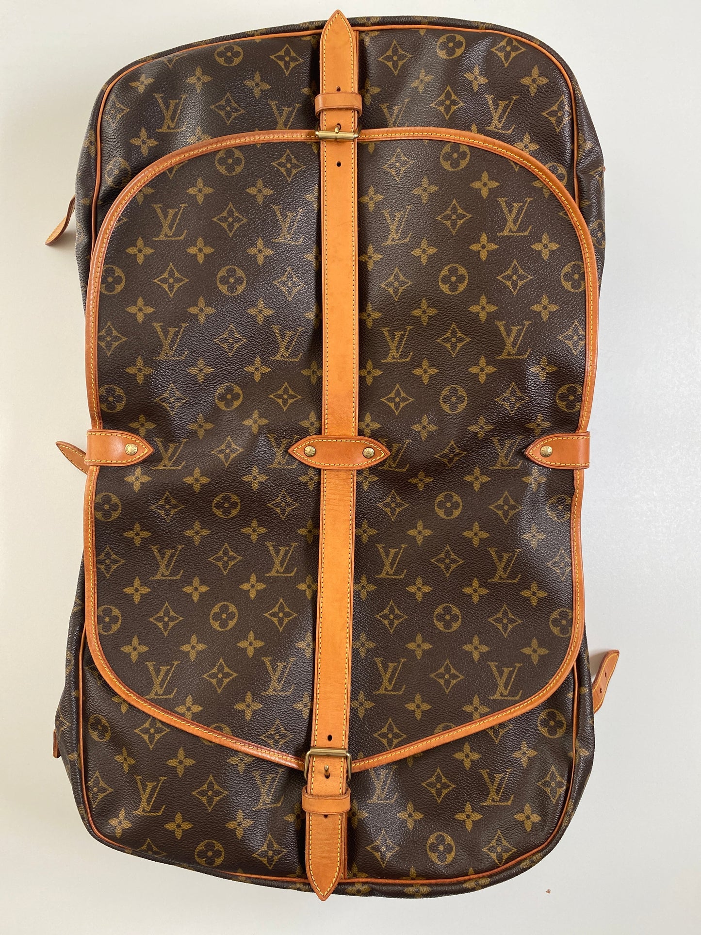 LOUIS VUITTON - MONOGRAM CANVAS SAUMUR 35 BAG - YR 1997
