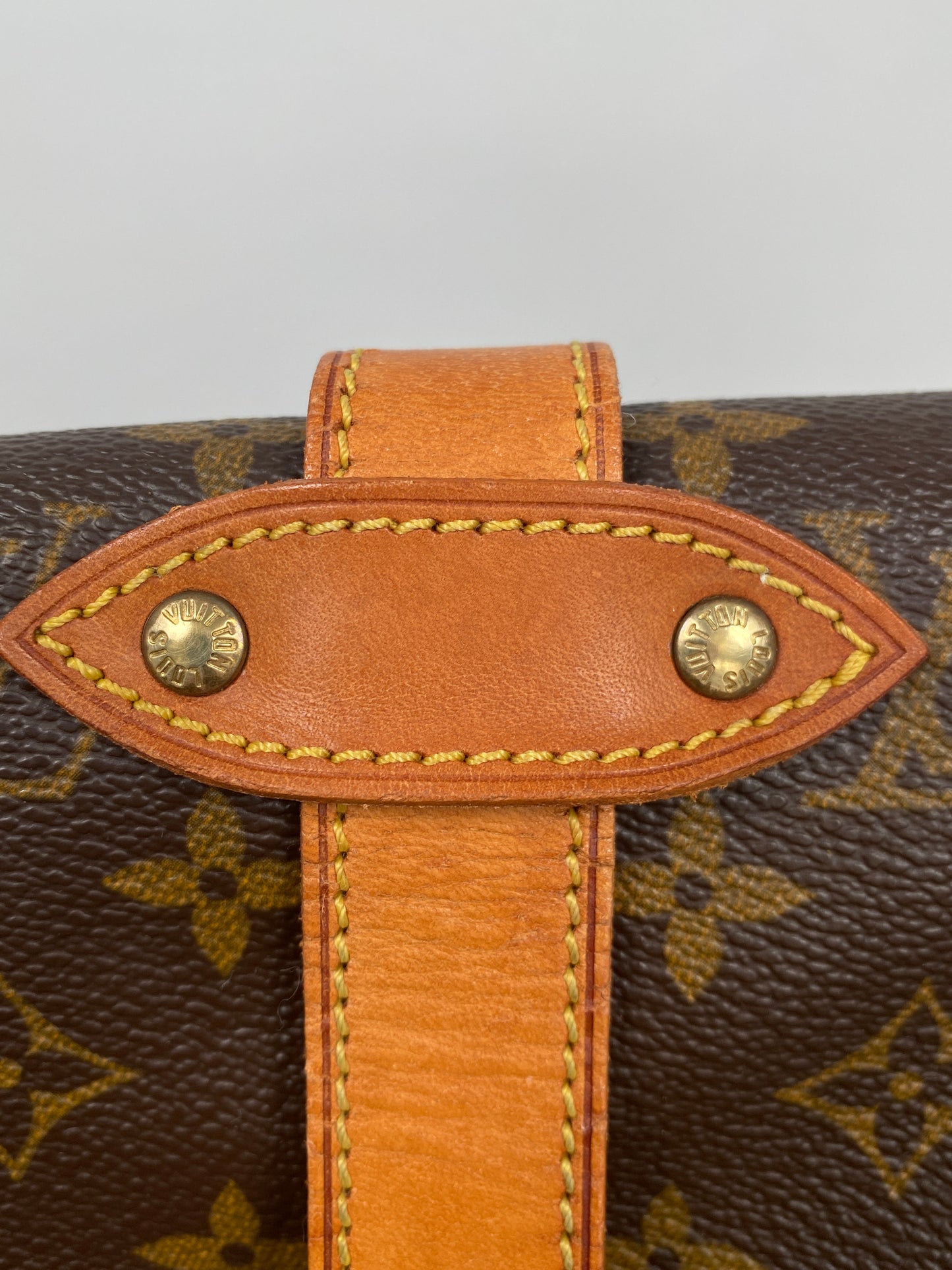 LOUIS VUITTON - MONOGRAM CANVAS SAUMUR 35 BAG - YR 1997