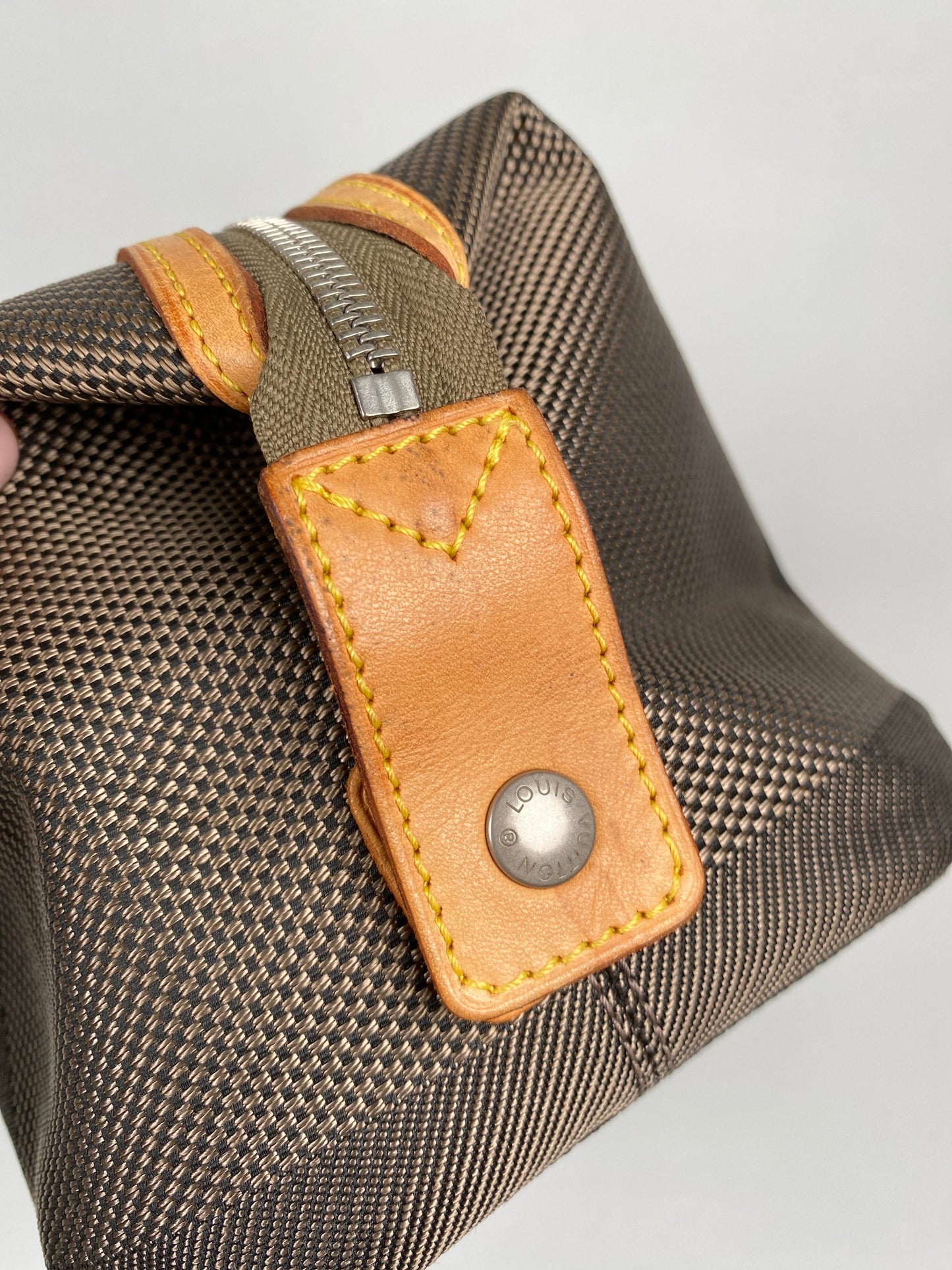 LOUIS VUITTON - DAMIER GEANT ALBATROS TOILETRY BAG
