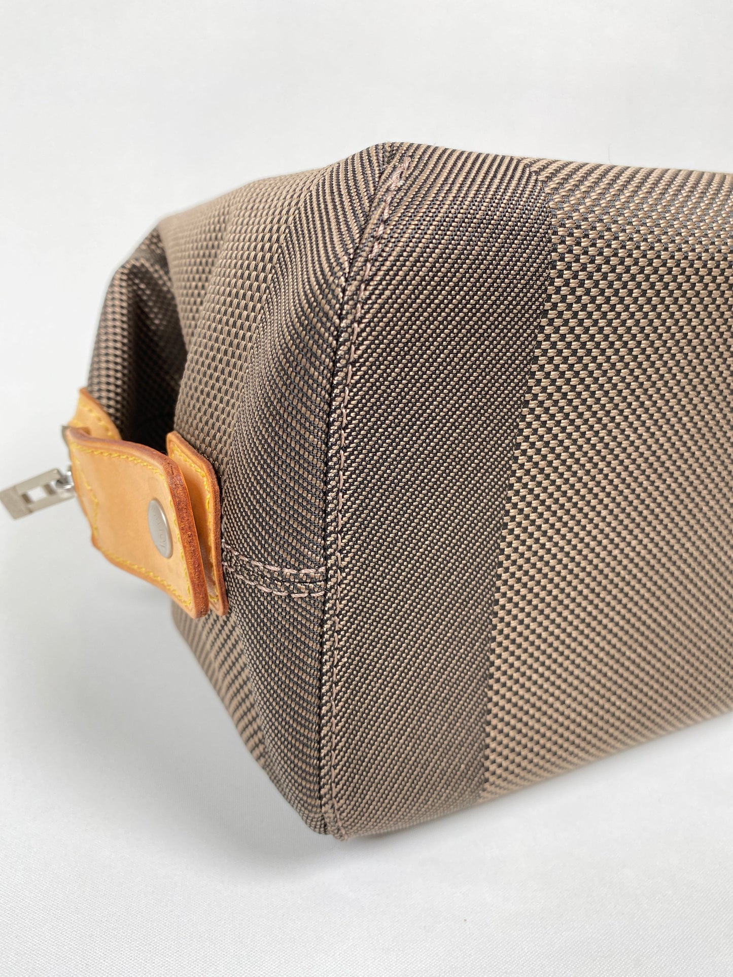 LOUIS VUITTON - DAMIER GEANT ALBATROS TOILETRY BAG
