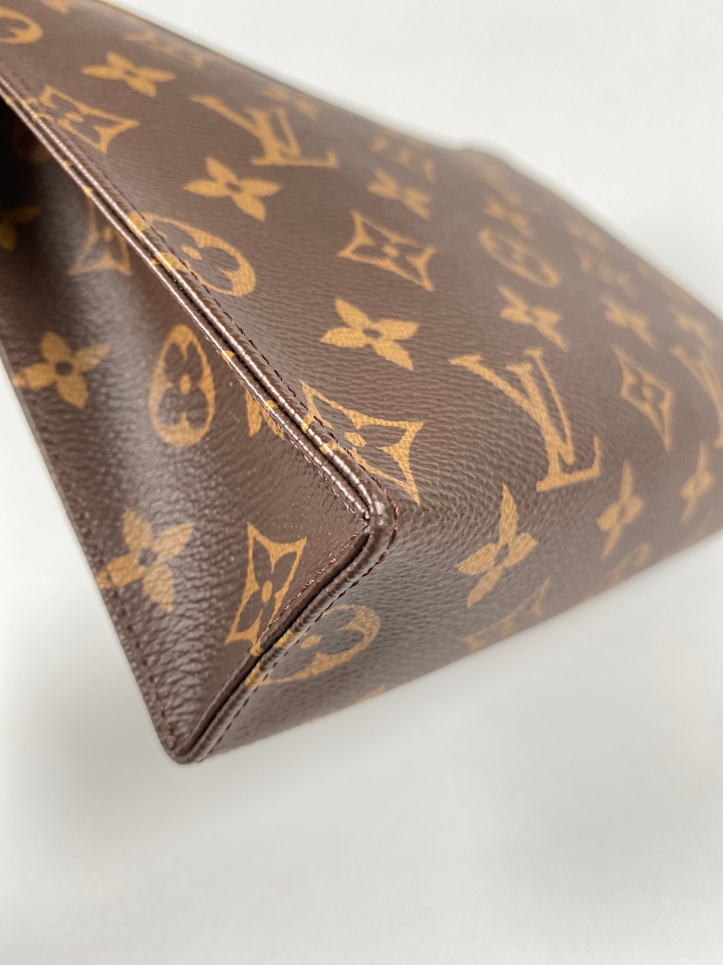 LOUIS VUITTON - TOILETRY 26 IN MONOGRAM CANVAS (YR 2020)