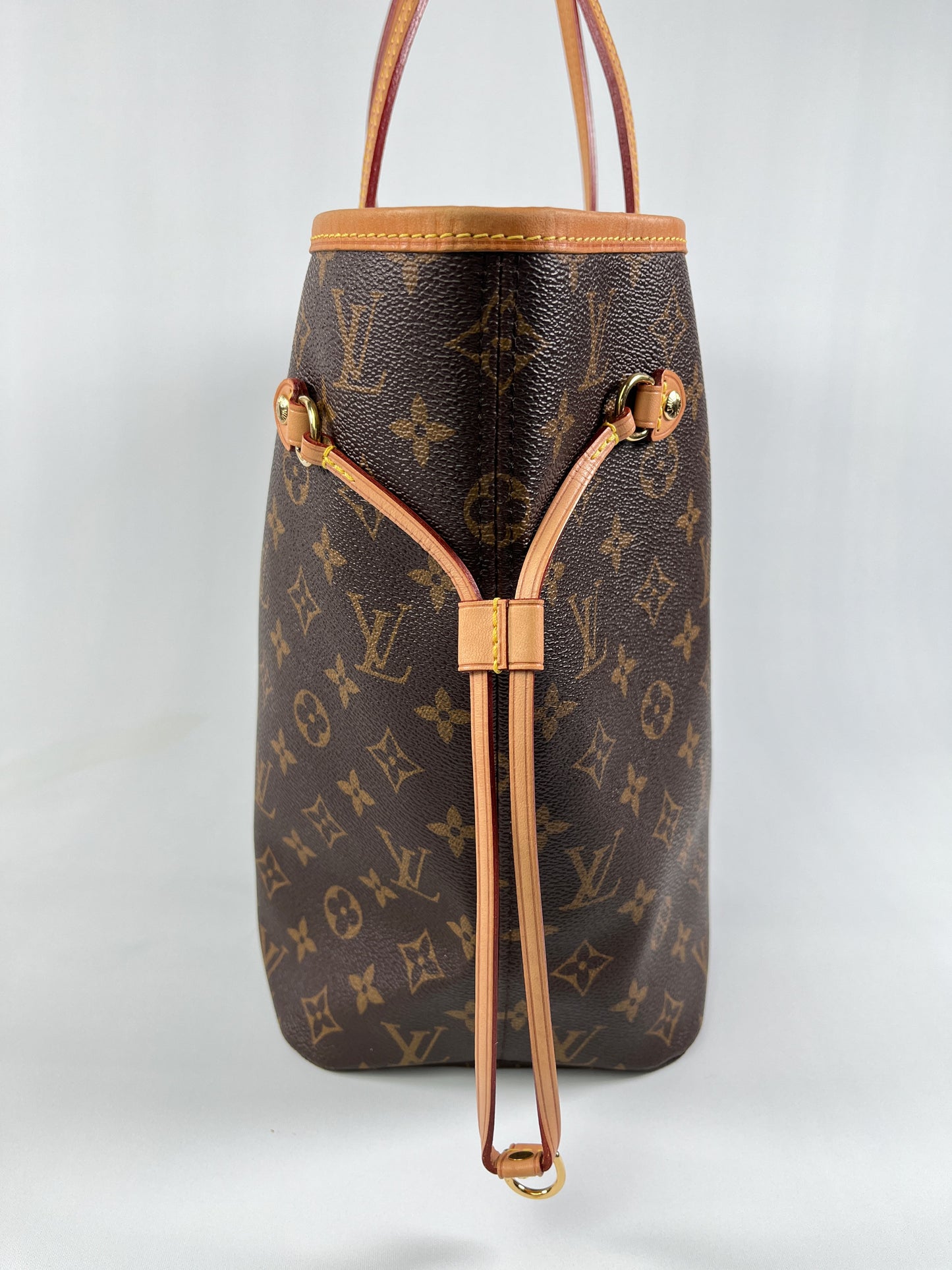 LOUIS VUITTON - NEVERFULL MM TOTE IN MONOGRAM WITH BEIGE INTERIOR