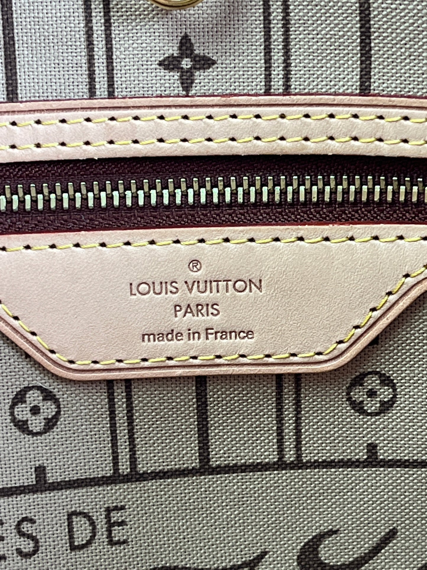 LOUIS VUITTON - NEVERFULL MM TOTE IN MONOGRAM WITH BEIGE INTERIOR