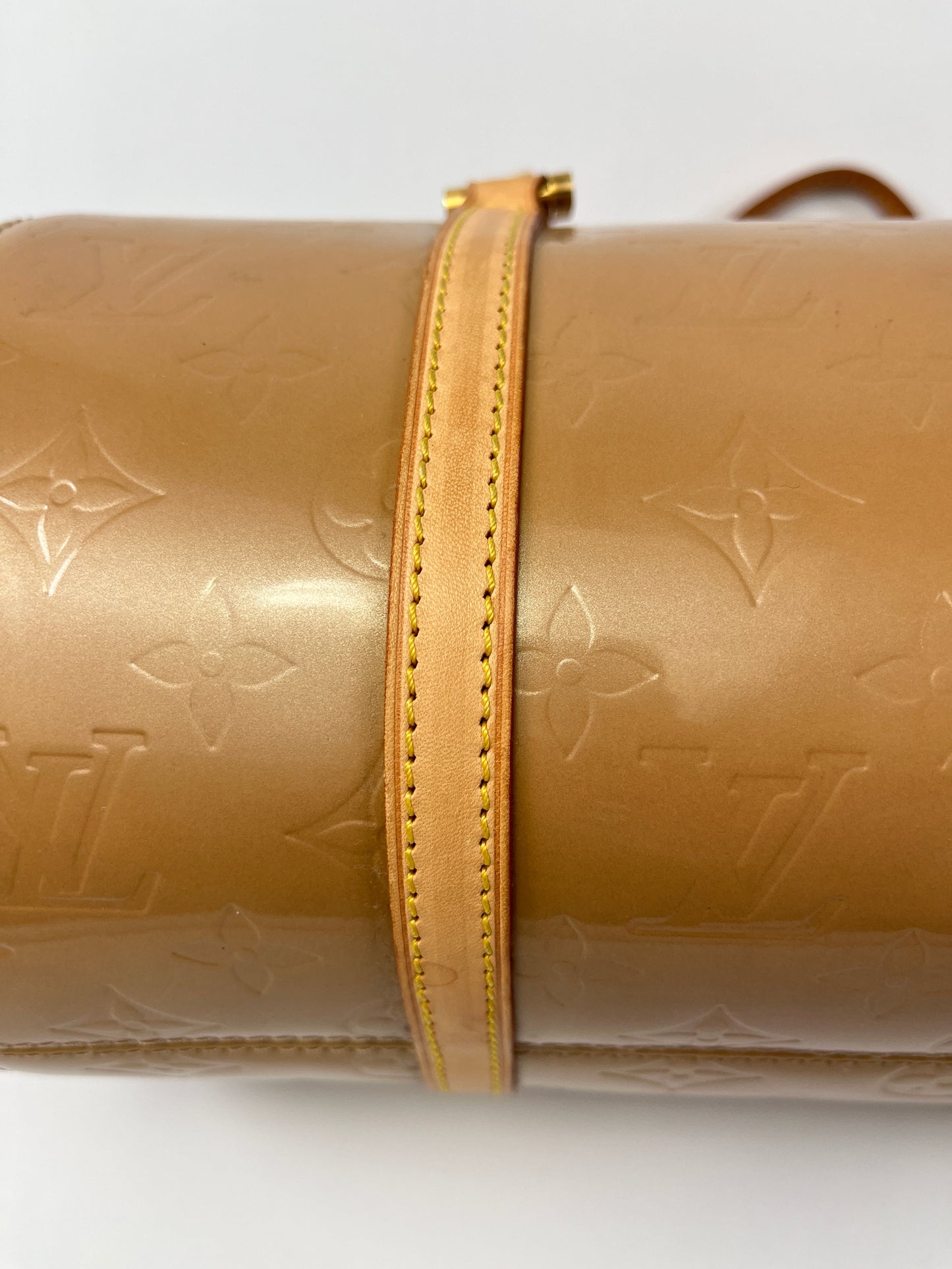 LOUIS VUITTON - BEDFORD PAPILLON BAG IN BEIGE MONOGRAM VERNIS