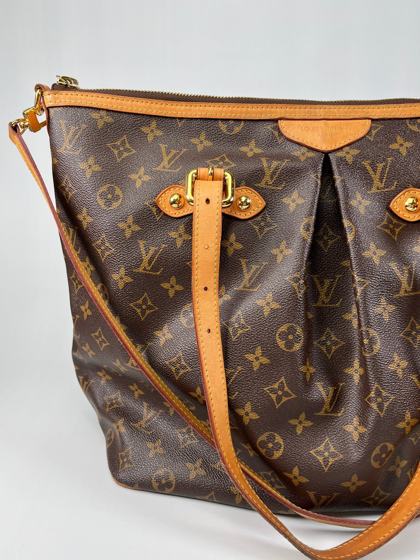 LOUIS VUITTON - PALERMO GM IN MONOGRAM CANVAS