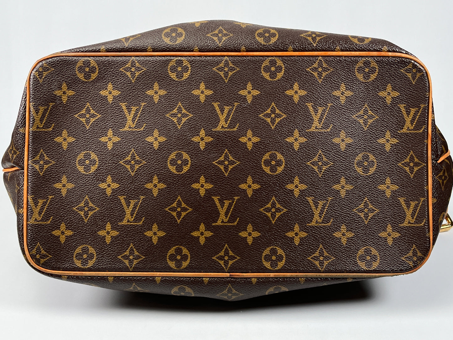 LOUIS VUITTON - PALERMO GM IN MONOGRAM CANVAS