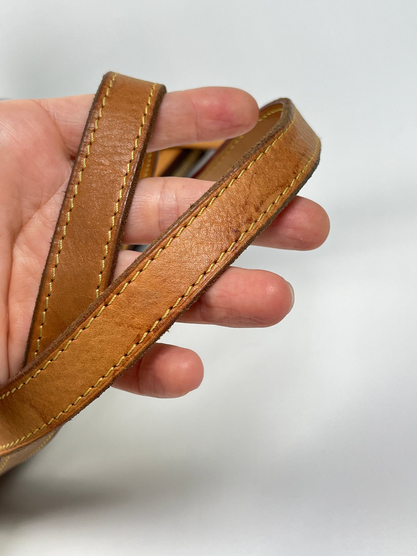 LOUIS VUITTON - PALERMO GM IN MONOGRAM CANVAS