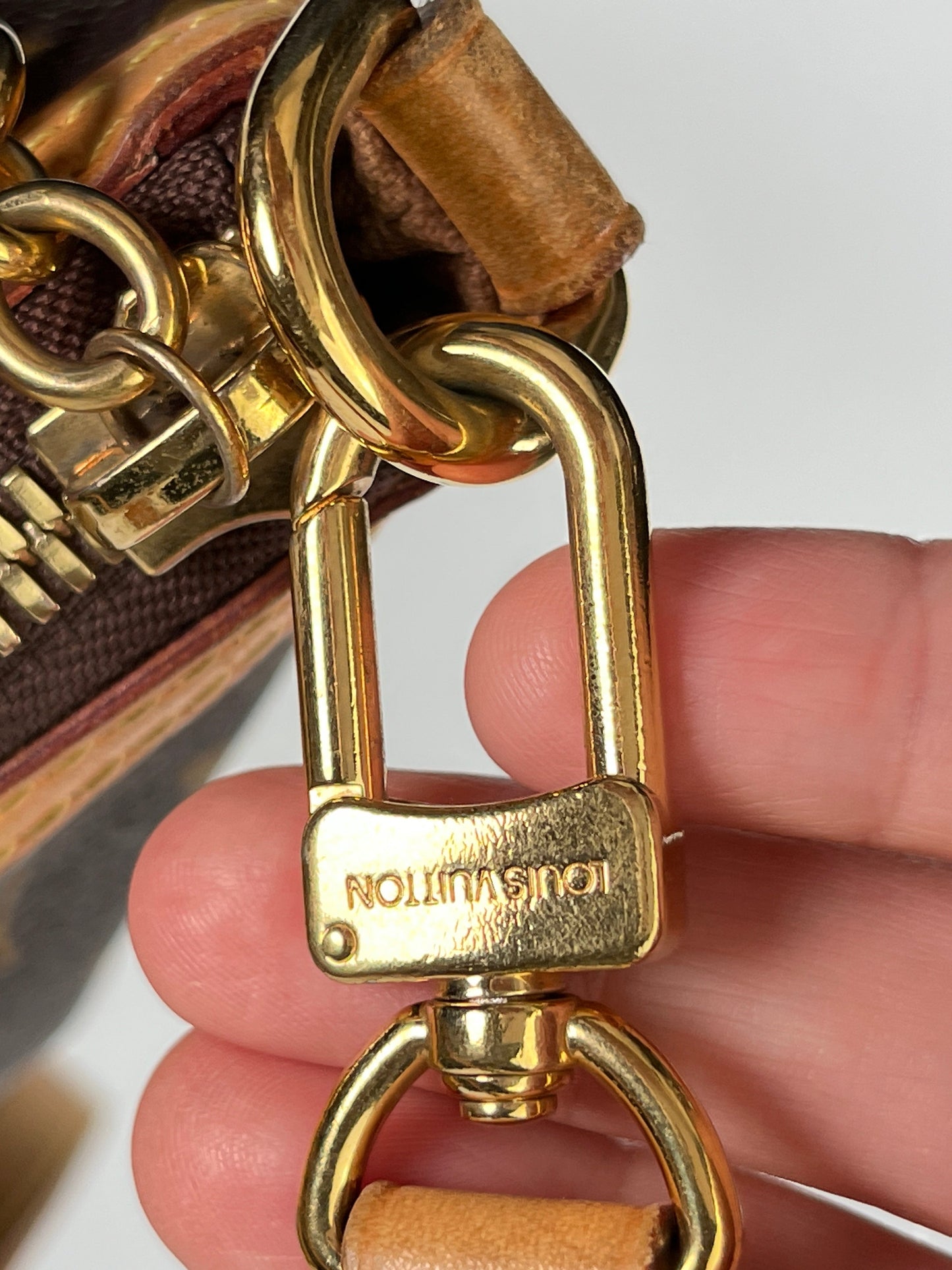 LOUIS VUITTON - PALERMO GM IN MONOGRAM CANVAS