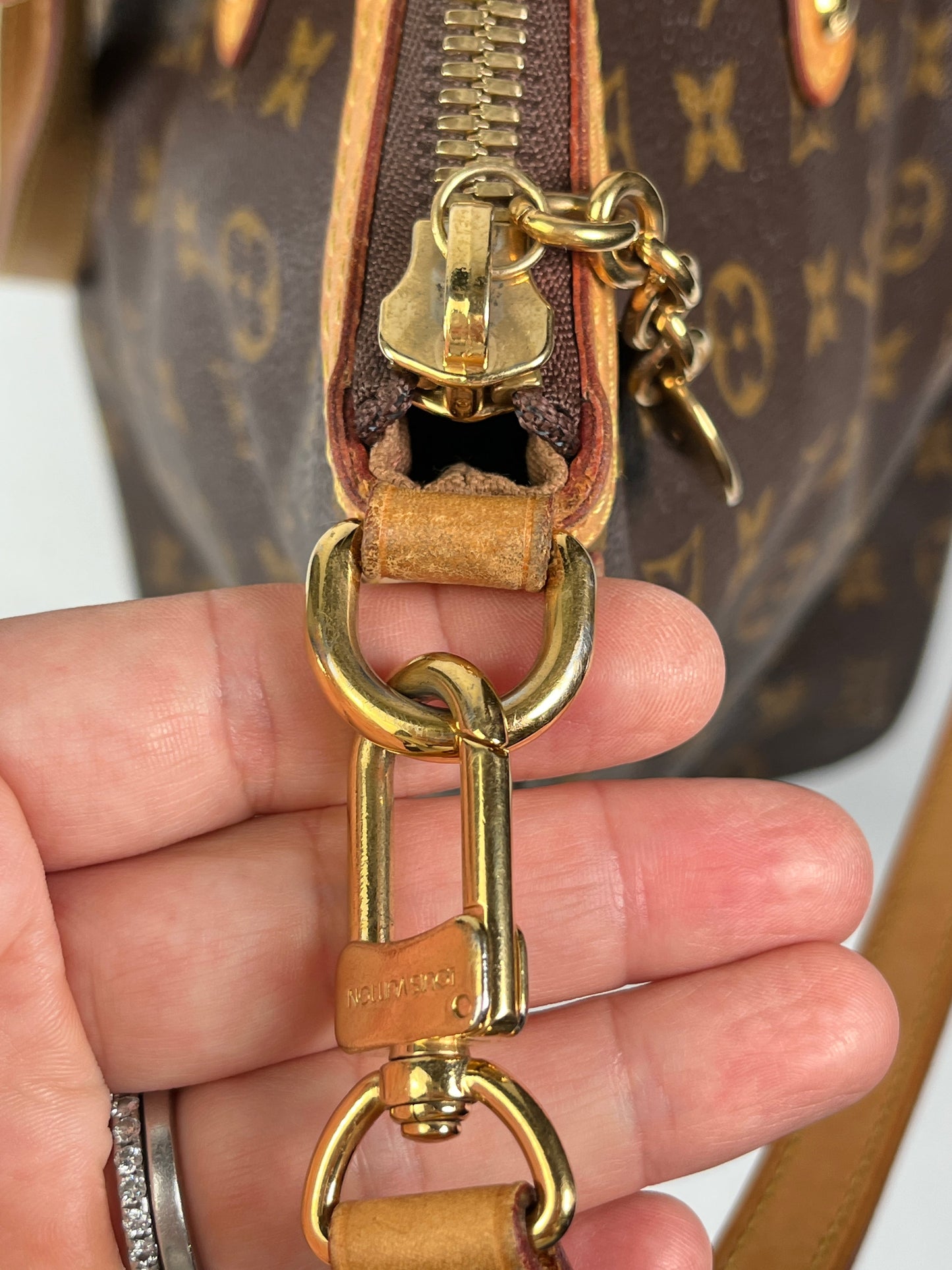 LOUIS VUITTON - PALERMO GM IN MONOGRAM CANVAS