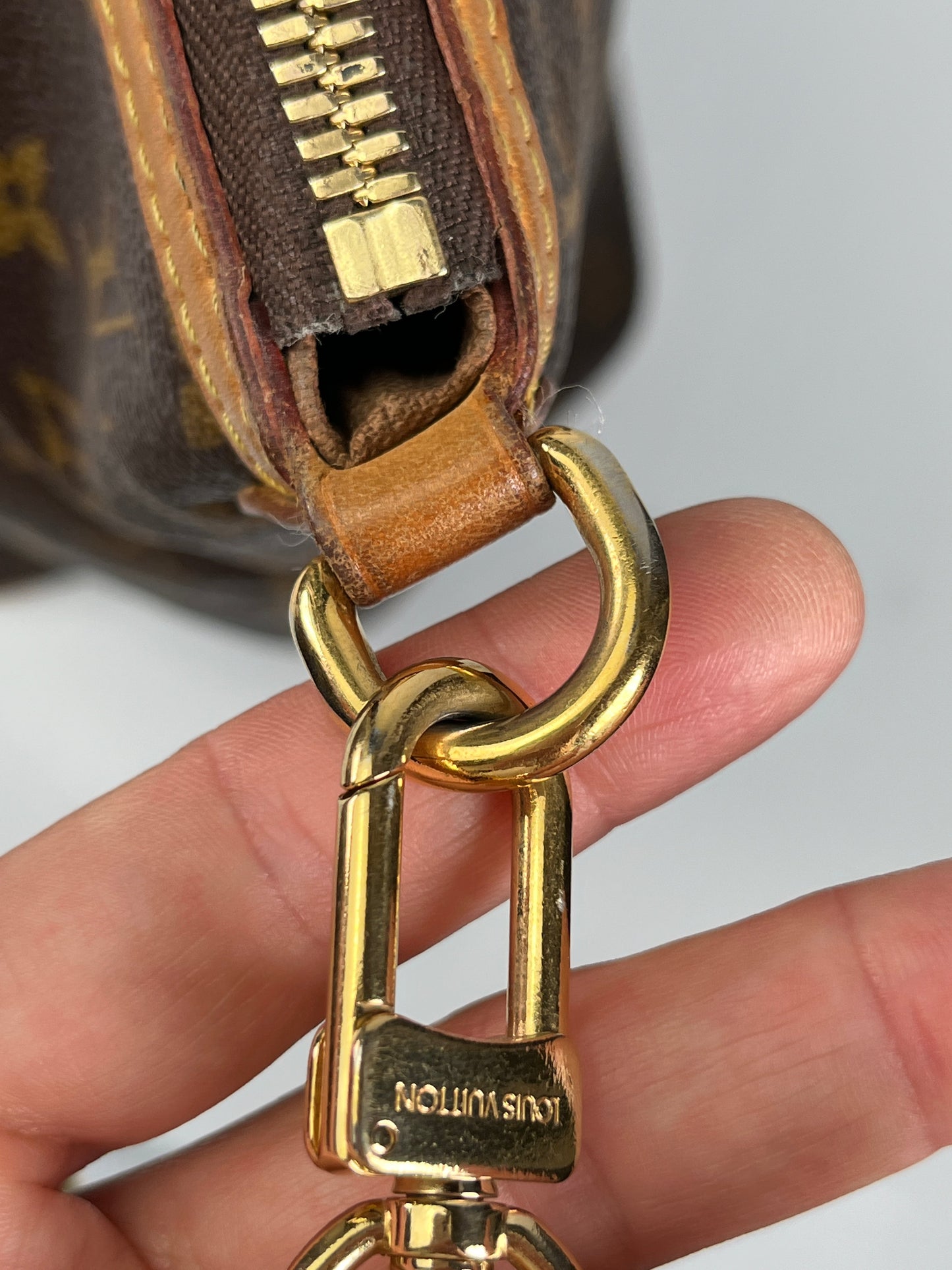 LOUIS VUITTON - PALERMO GM IN MONOGRAM CANVAS