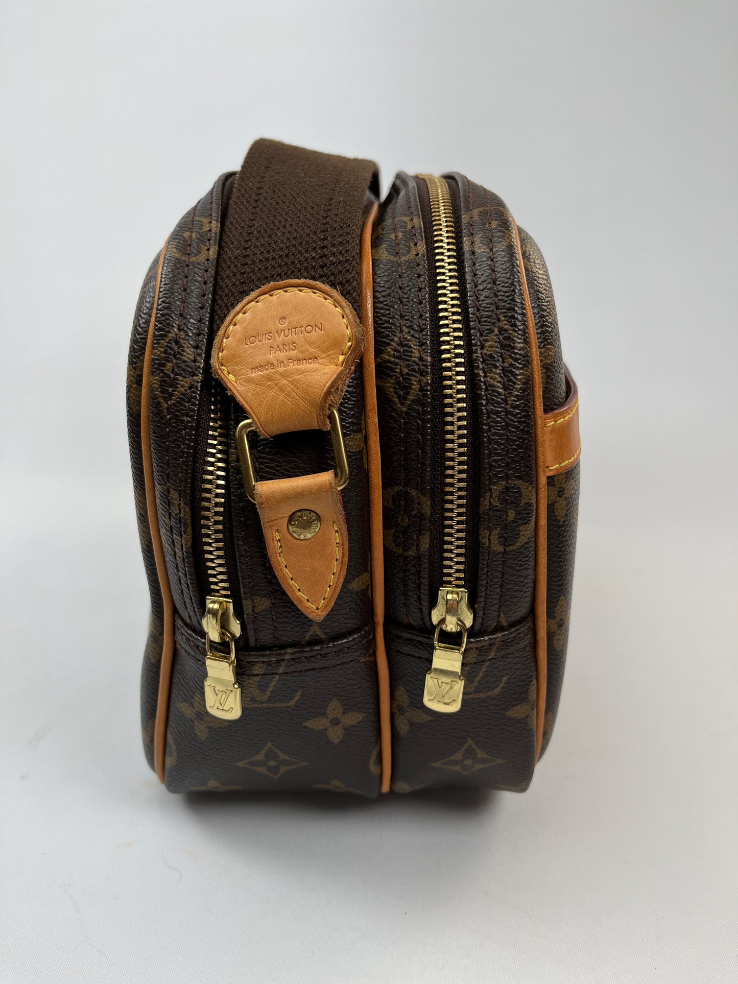 LOUIS VUITTON - REPORTER PM IN MONOGRAM CANVAS - YR 2010