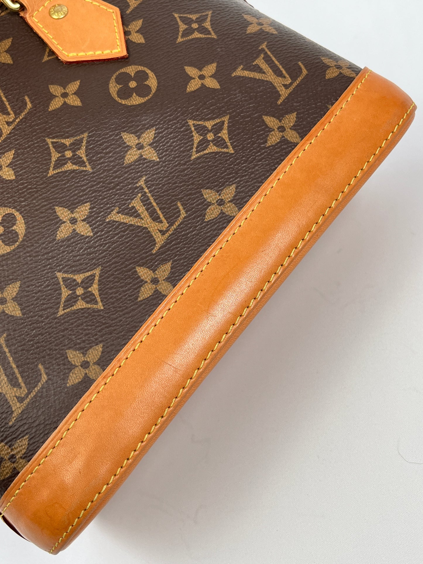 LOUIS VUITTON - ALMA BB IN MONOGRAM CANVAS