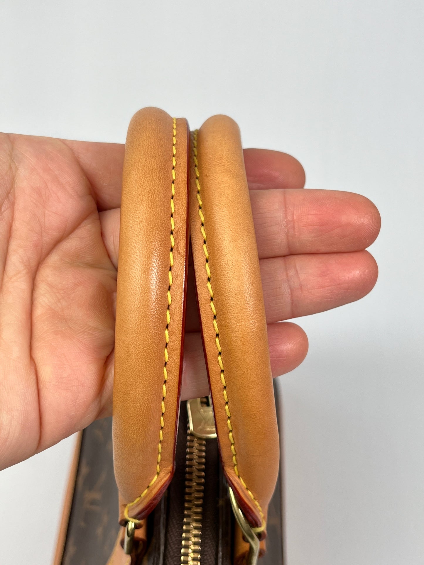 LOUIS VUITTON - ALMA BB IN MONOGRAM CANVAS