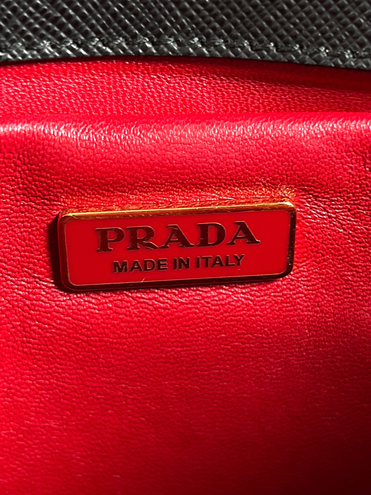 PRADA - BLACK SAFFIANO LUX CHAIN CROSSBODY BAG