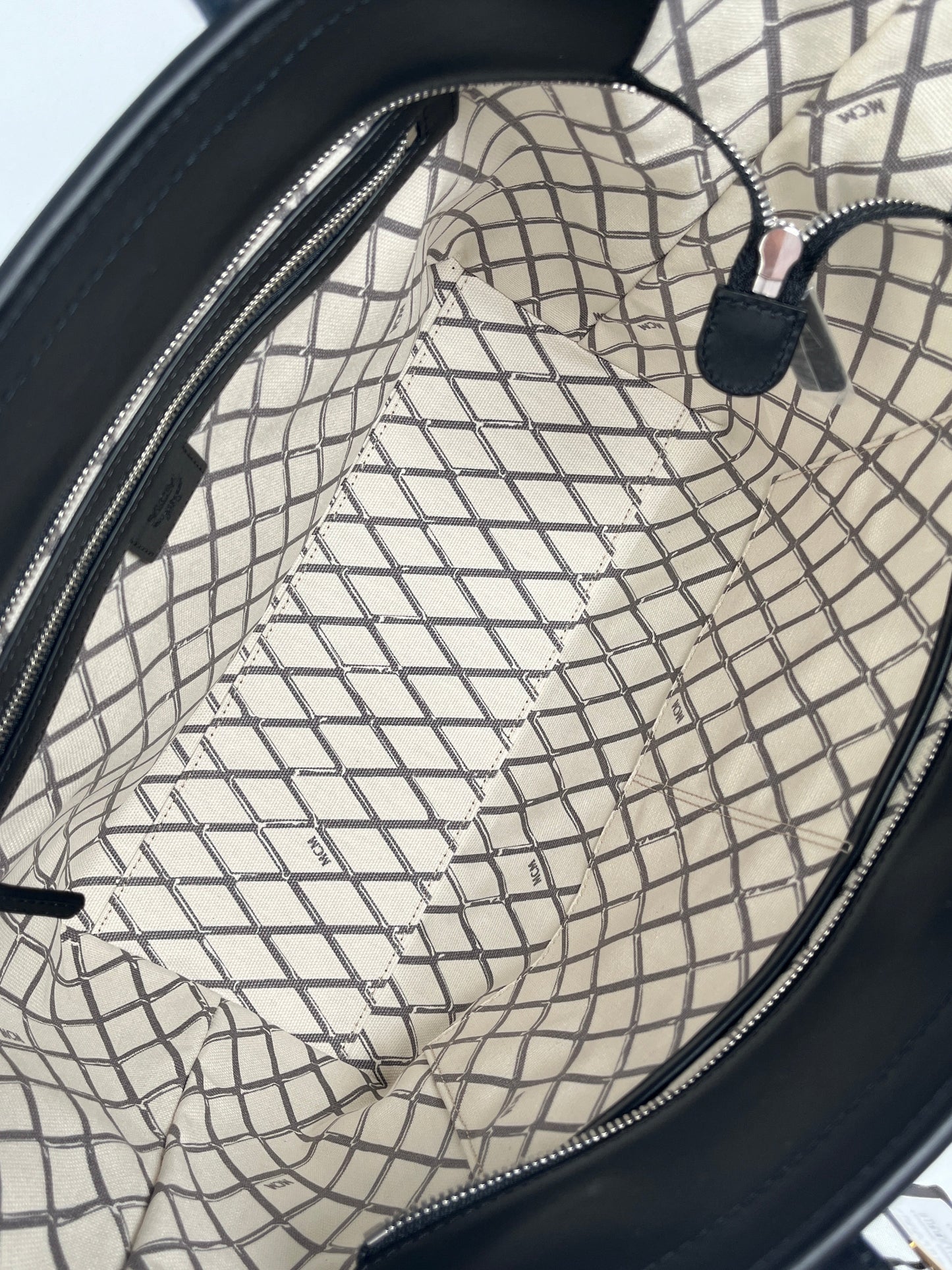 MCM - MEDIUM TONI VISESTOS TOTE BAG - NEW WITH TAGS