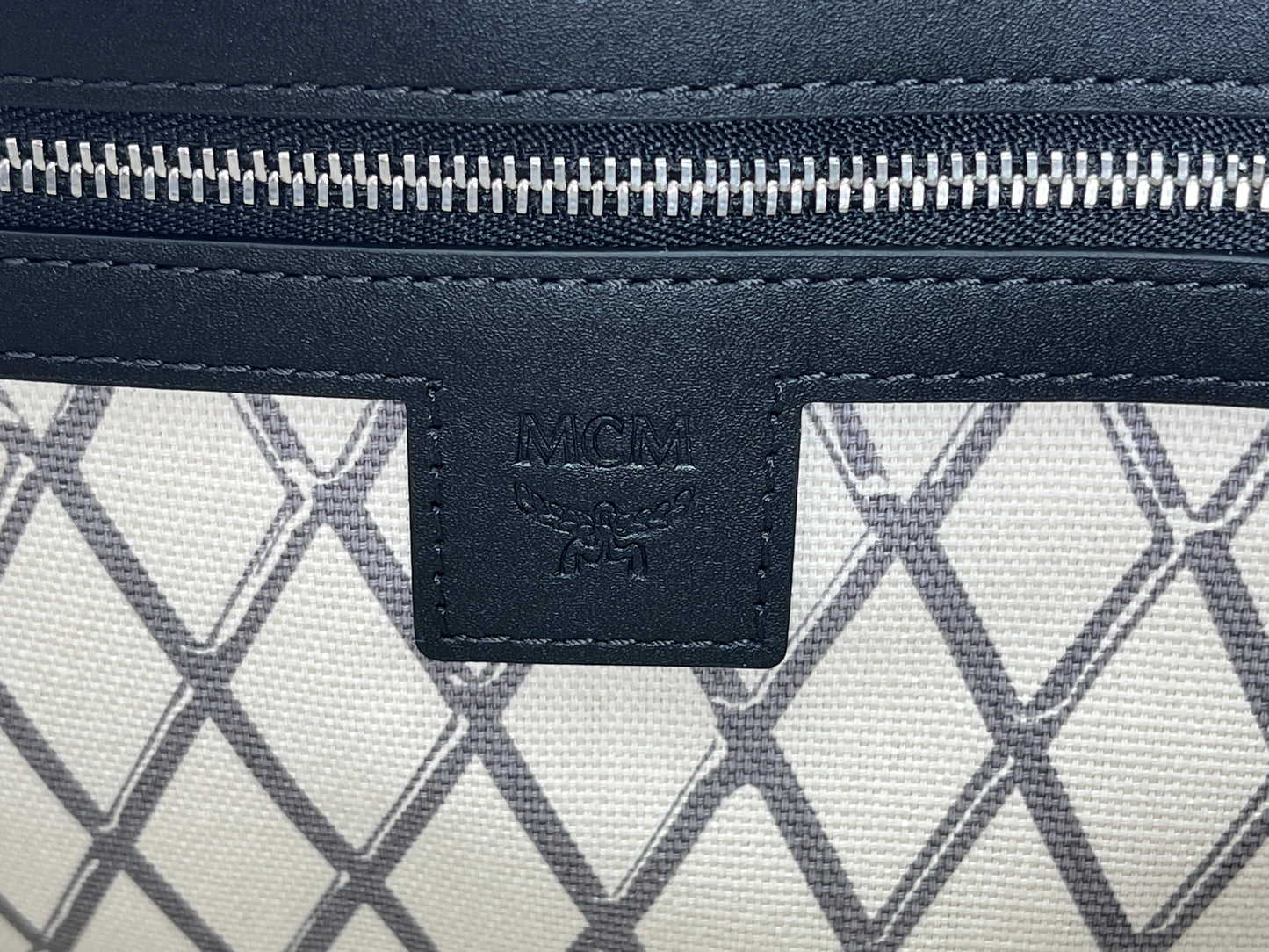 MCM - MEDIUM TONI VISESTOS TOTE BAG - NEW WITH TAGS