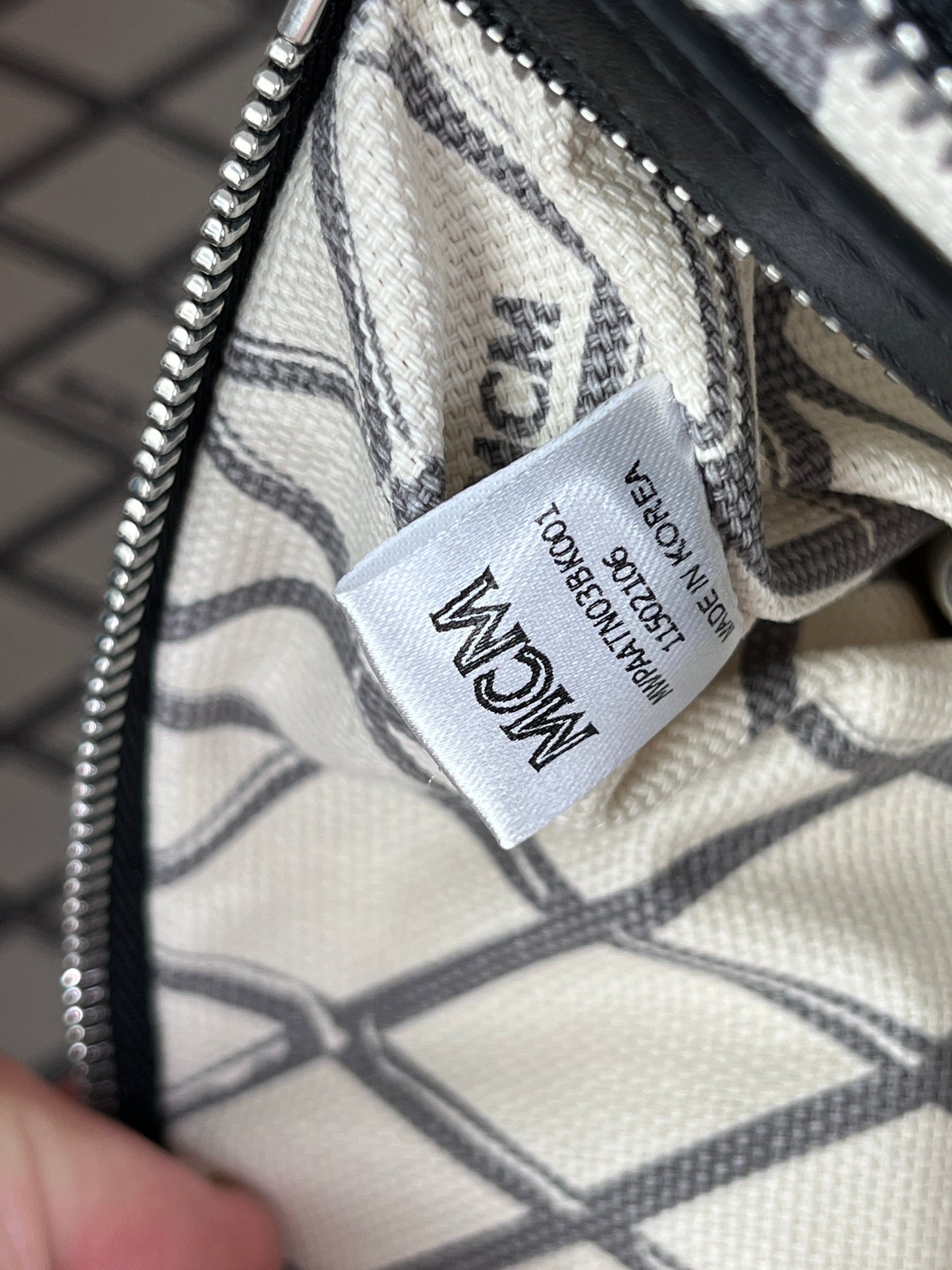 MCM - MEDIUM TONI VISESTOS TOTE BAG - NEW WITH TAGS