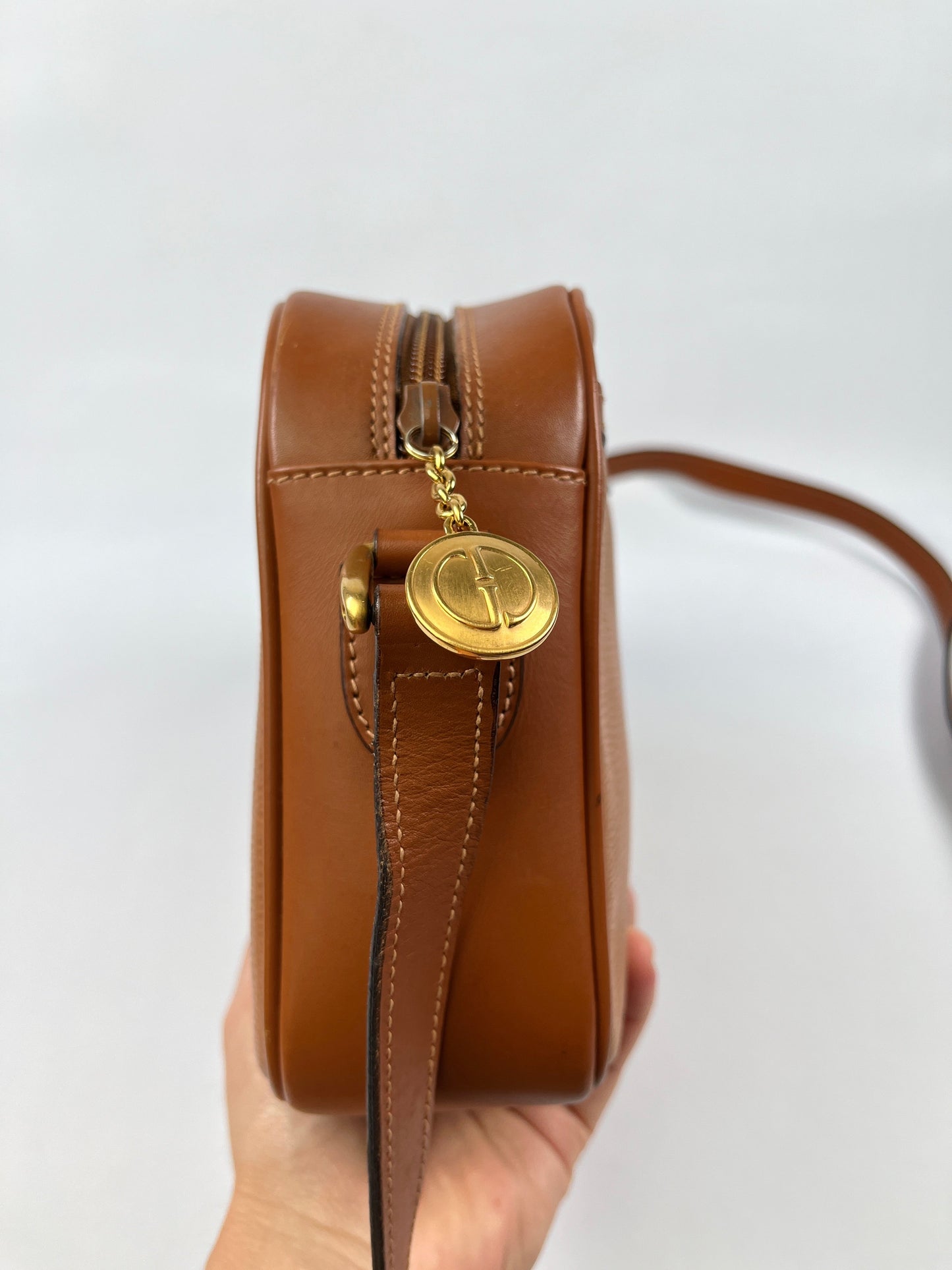 GUCCI - TAN LEATHER CAMERA CROSS BODY - VINTAGE