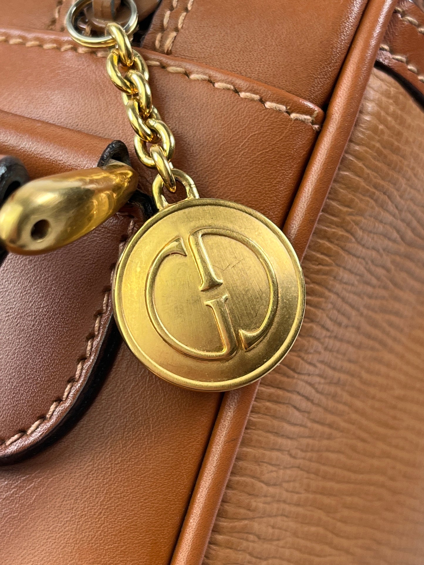 GUCCI - TAN LEATHER CAMERA CROSS BODY - VINTAGE