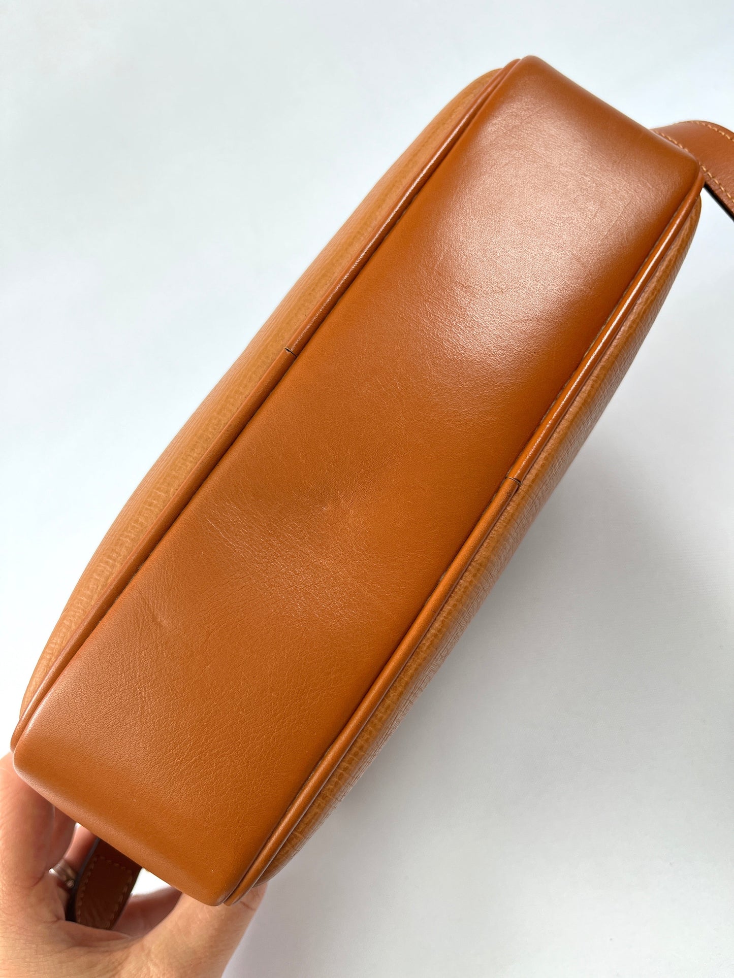 GUCCI - TAN LEATHER CAMERA CROSS BODY - VINTAGE