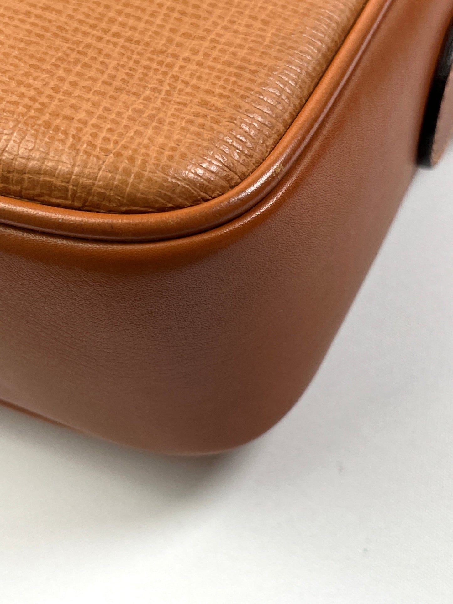 GUCCI - TAN LEATHER CAMERA CROSS BODY - VINTAGE