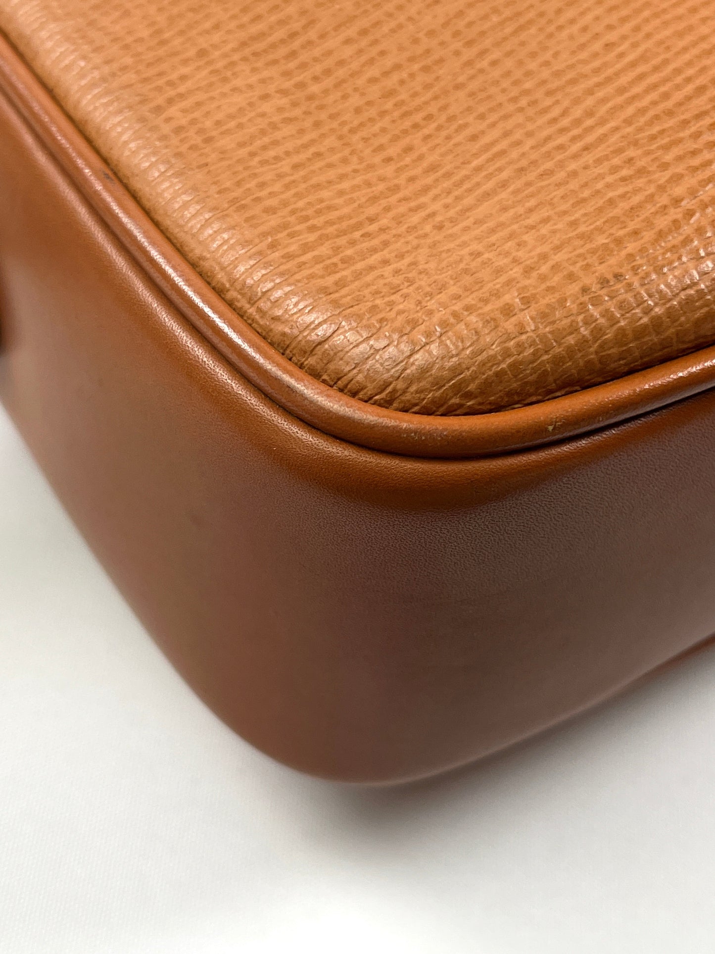 GUCCI - TAN LEATHER CAMERA CROSS BODY - VINTAGE