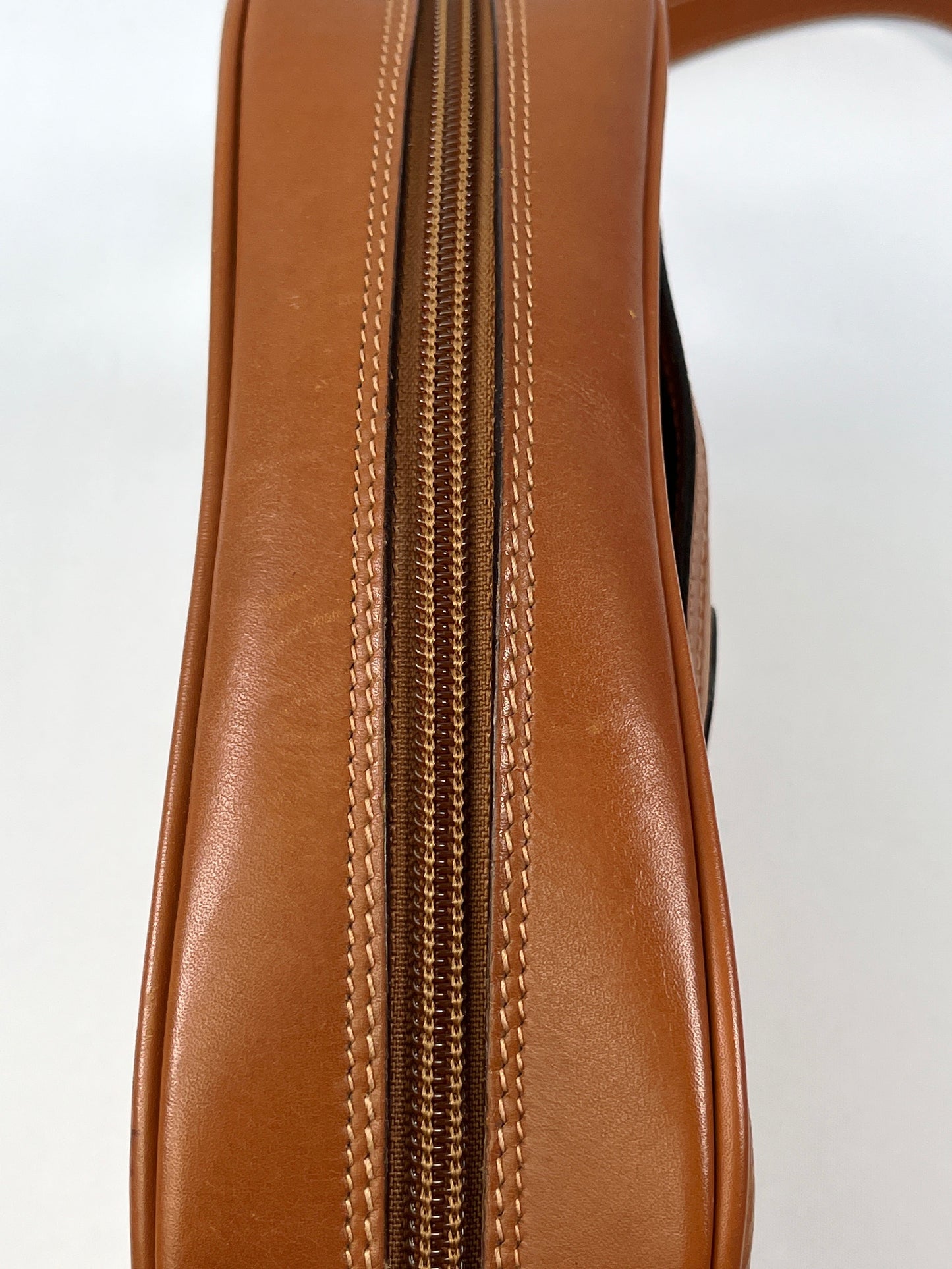 GUCCI - TAN LEATHER CAMERA CROSS BODY - VINTAGE