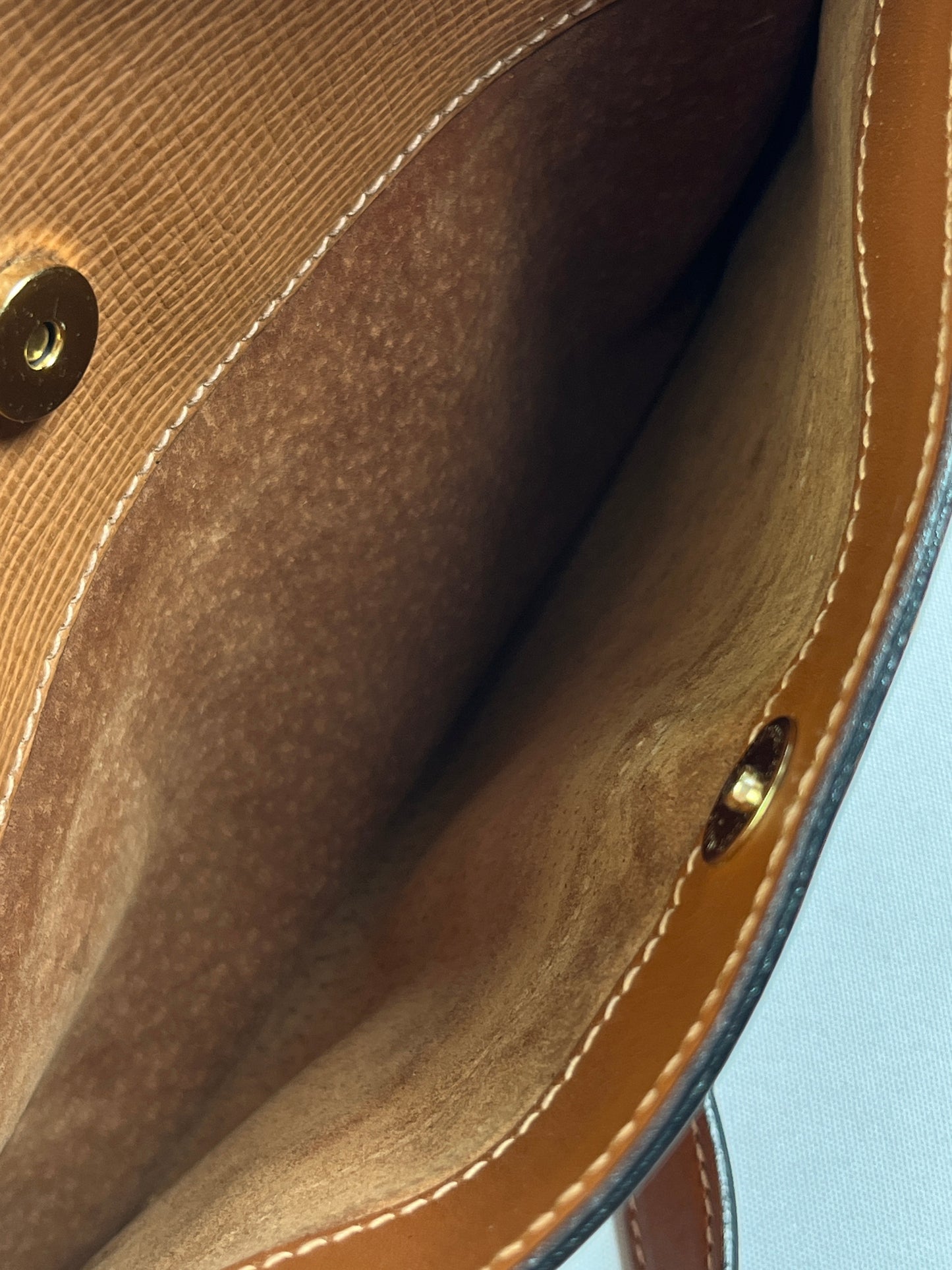 GUCCI - TAN LEATHER CAMERA CROSS BODY - VINTAGE